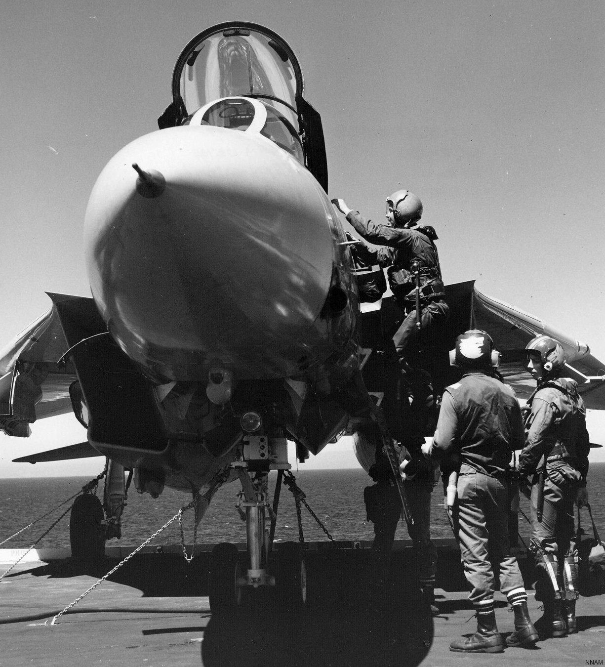 vf-1 wolfpack fighter squadron f-14a tomcat carrier air wing cvw-2 uss ranger cv-61 71