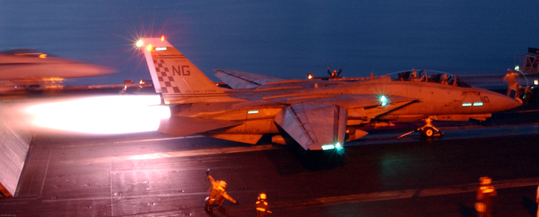 vf-211 fighting checkmates fighter squadron f-14a tomcat us navy carrier air wing cvw-9 uss john c. stennis cvn-74 02