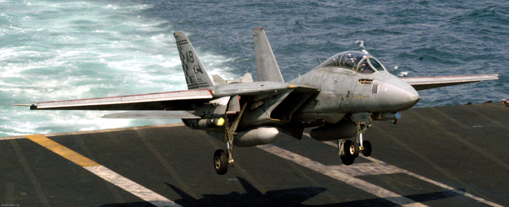 vf-211 fighting checkmates fighter squadron f-14a tomcat us navy carrier air wing cvw-1 uss enterprise cvn-65 18