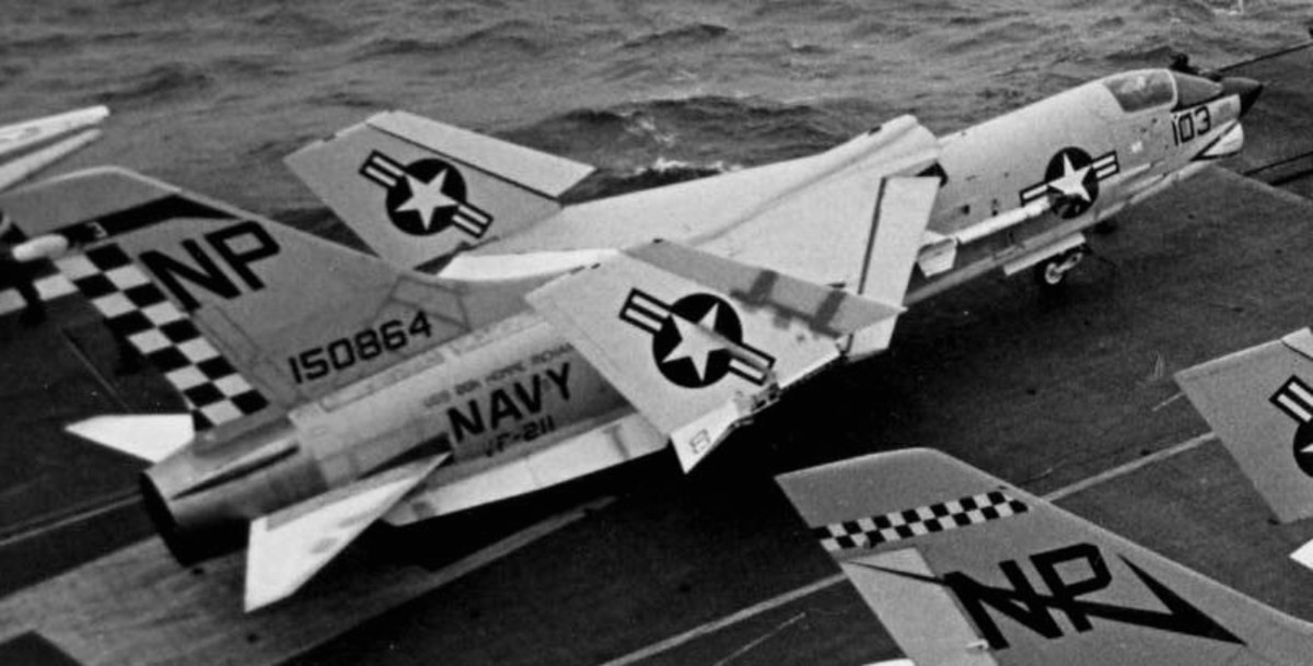 vf-211 fighting checkmates fighter squadron f-8e crusader us navy carrier air wing cvw-21 uss bon homme richard cva-31 23