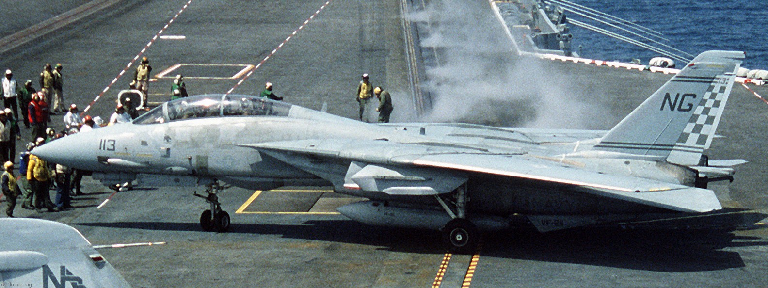 vf-211 fighting checkmates fighter squadron f-14a tomcat us navy carrier air wing cvw-9 uss nimitz cvn-68 31