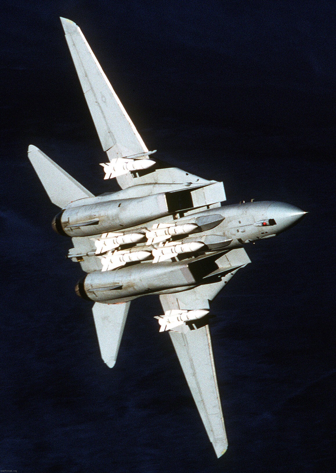 vf-211 fighting checkmates fighter squadron f-14a tomcat us navy carrier air wing cvw-9 uss nimitz cvn-68 43