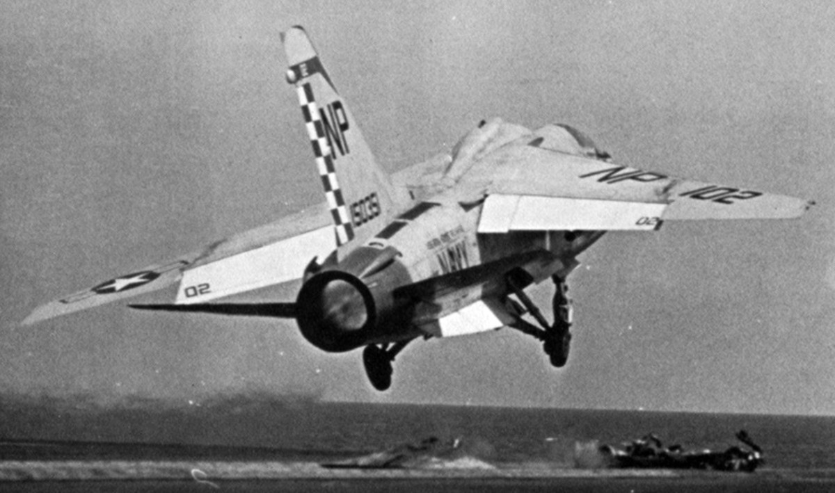 vf-211 fighting checkmates fighter squadron f-8e crusader us navy carrier air wing cvw-21 uss bon homme richard cva-31 48