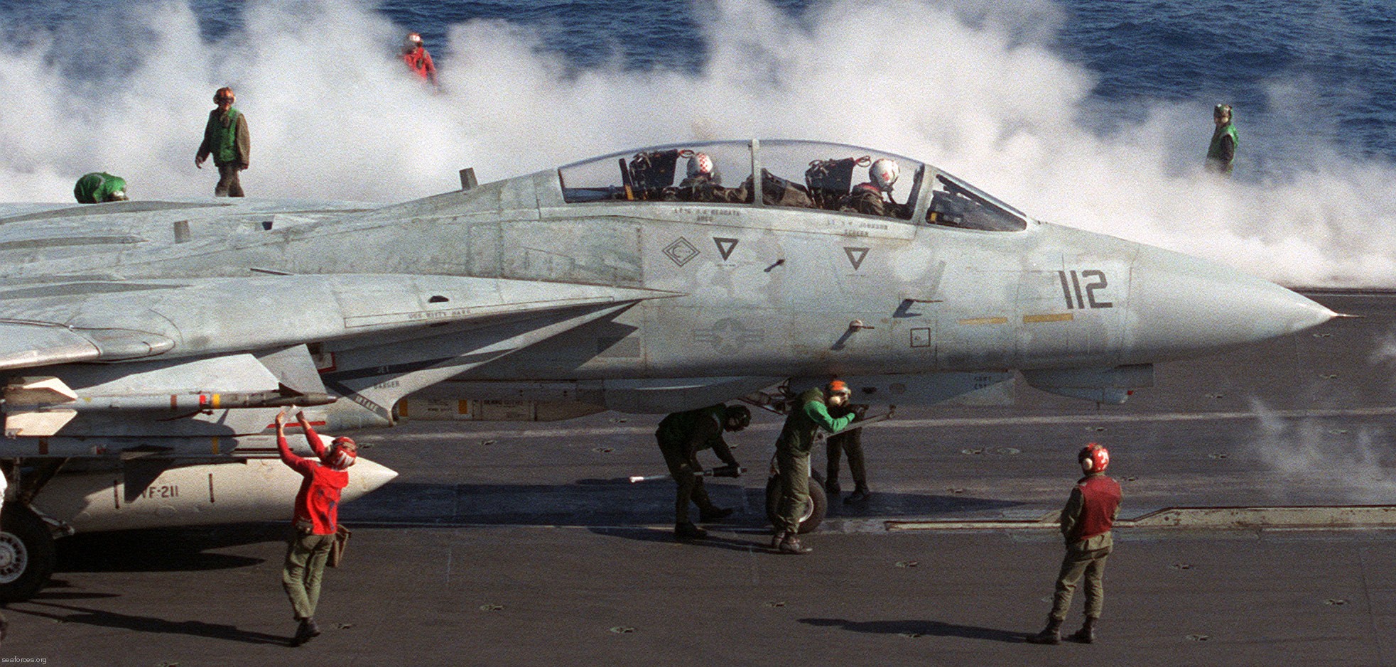 vf-211 fighting checkmates fighter squadron f-14a tomcat us navy carrier air wing cvw-9 uss kitty hawk cv-63 64