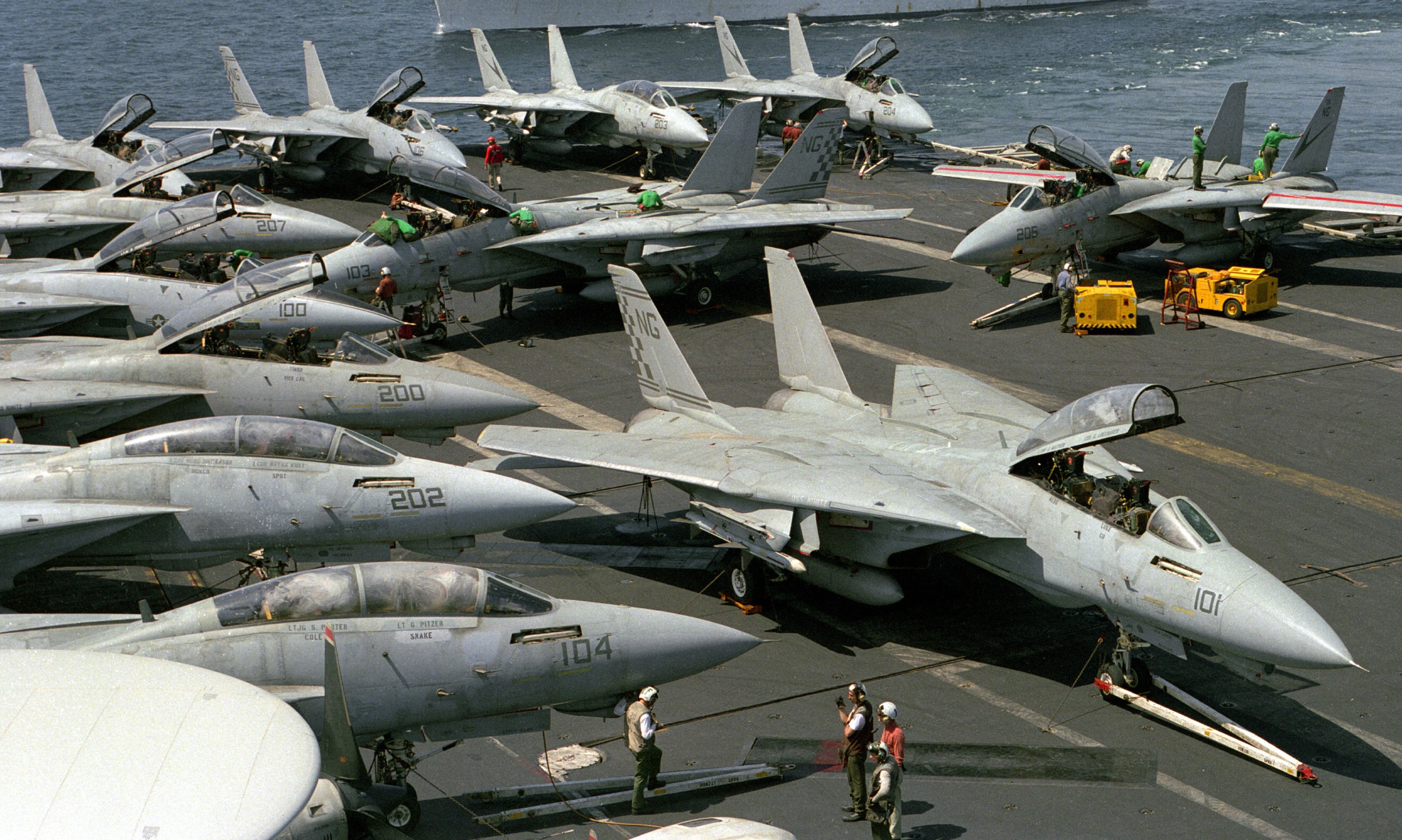 vf-211 fighting checkmates fighter squadron f-14a tomcat us navy carrier air wing cvw-9 uss nimitz cvn-68 72