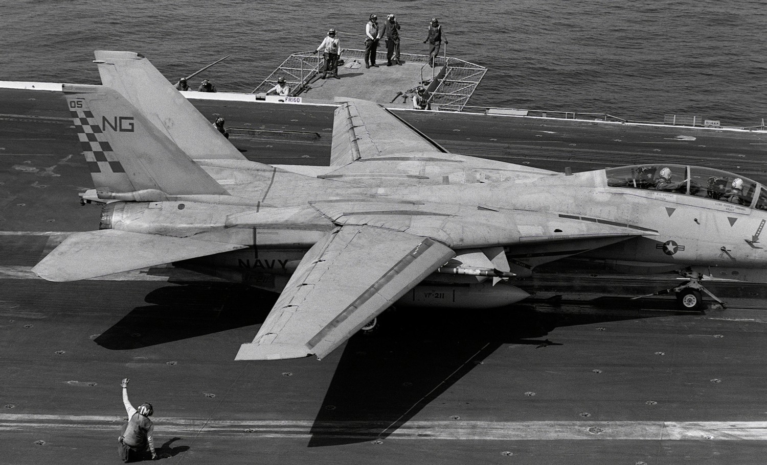 vf-211 fighting checkmates fighter squadron f-14a tomcat us navy carrier air wing cvw-9 uss kitty hawk cv-63 73