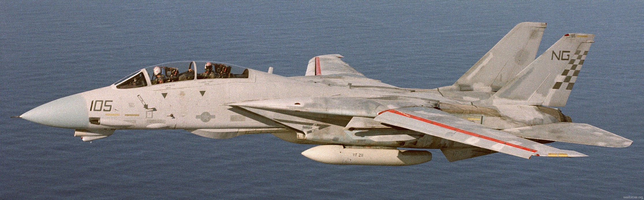 vf-211 fighting checkmates fighter squadron f-14a tomcat us navy carrier air wing cvw-9 uss kitty hawk cv-63 80