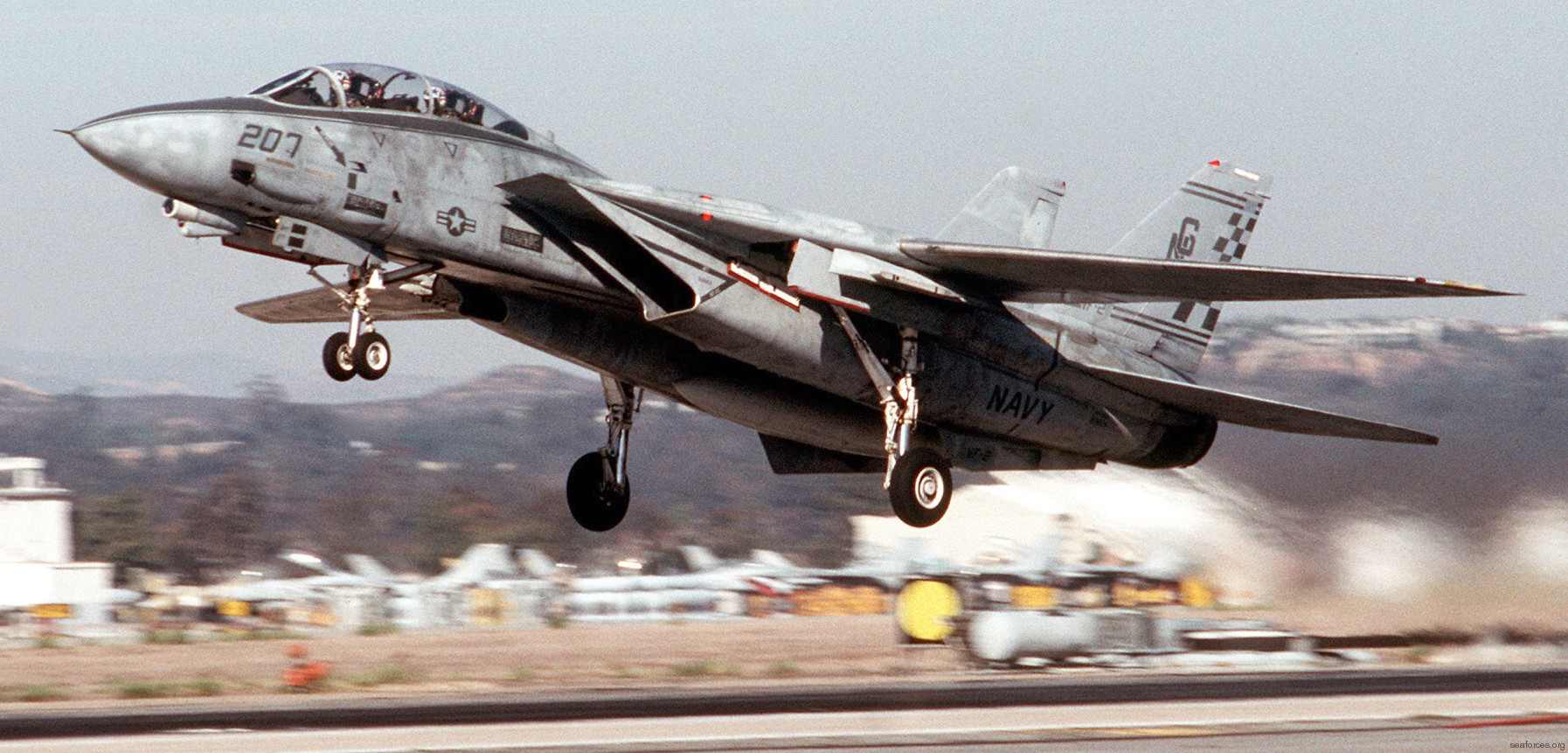 vf-211 fighting checkmates fighter squadron f-14a tomcat us navy carrier air wing cvw-9 84 nas miramar