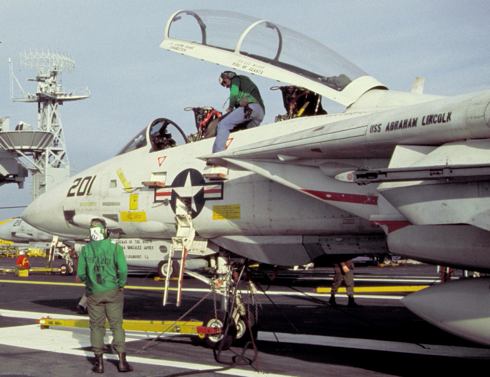 vf-213 black lions fighter squadron us navy f-14a tomcat carrier air wing cvw-11 uss abraham lincoln cvn-72 68
