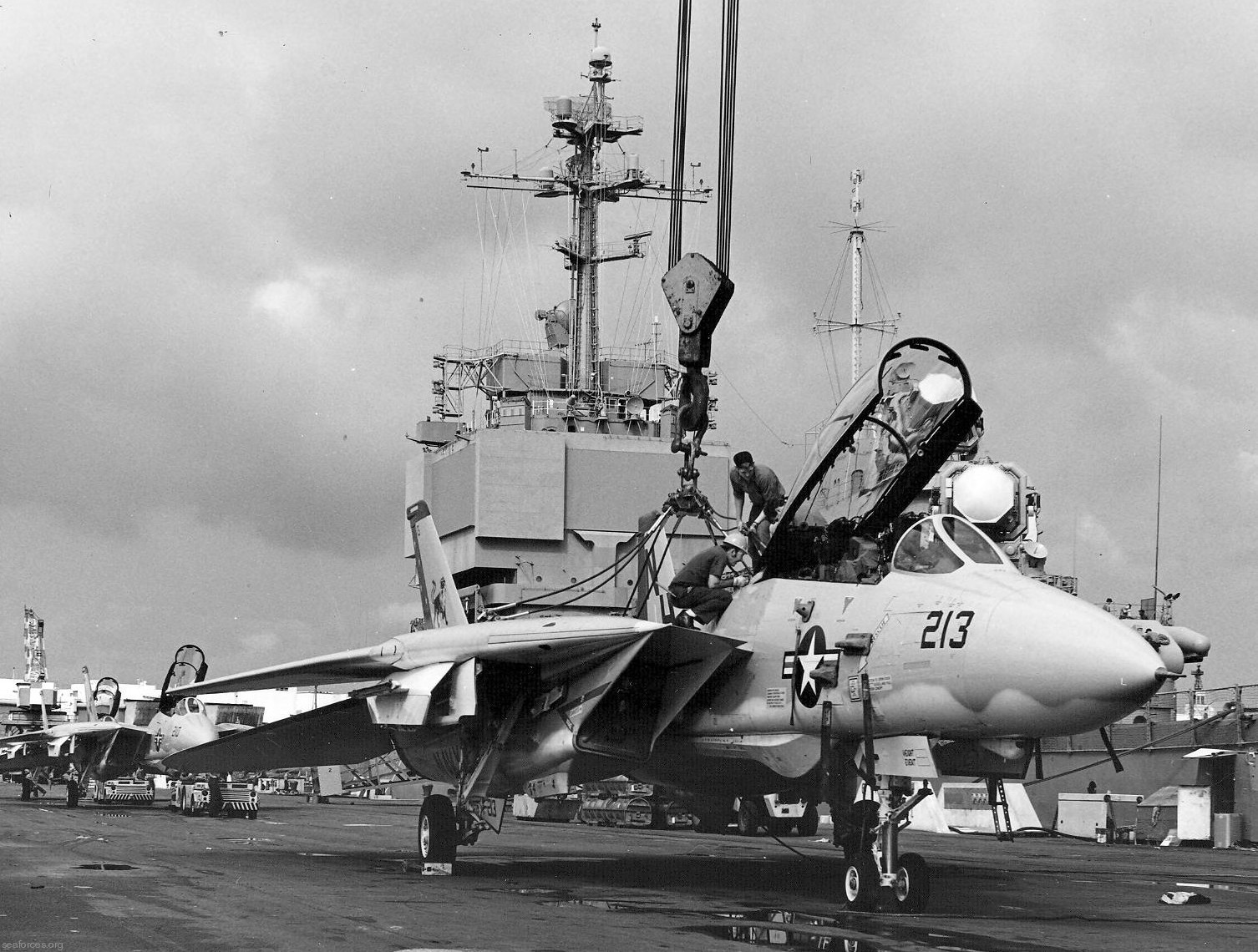 vf-213 black lions fighter squadron us navy f-14a tomcat carrier air wing cvw-11 uss kitty hawk cv-63 106