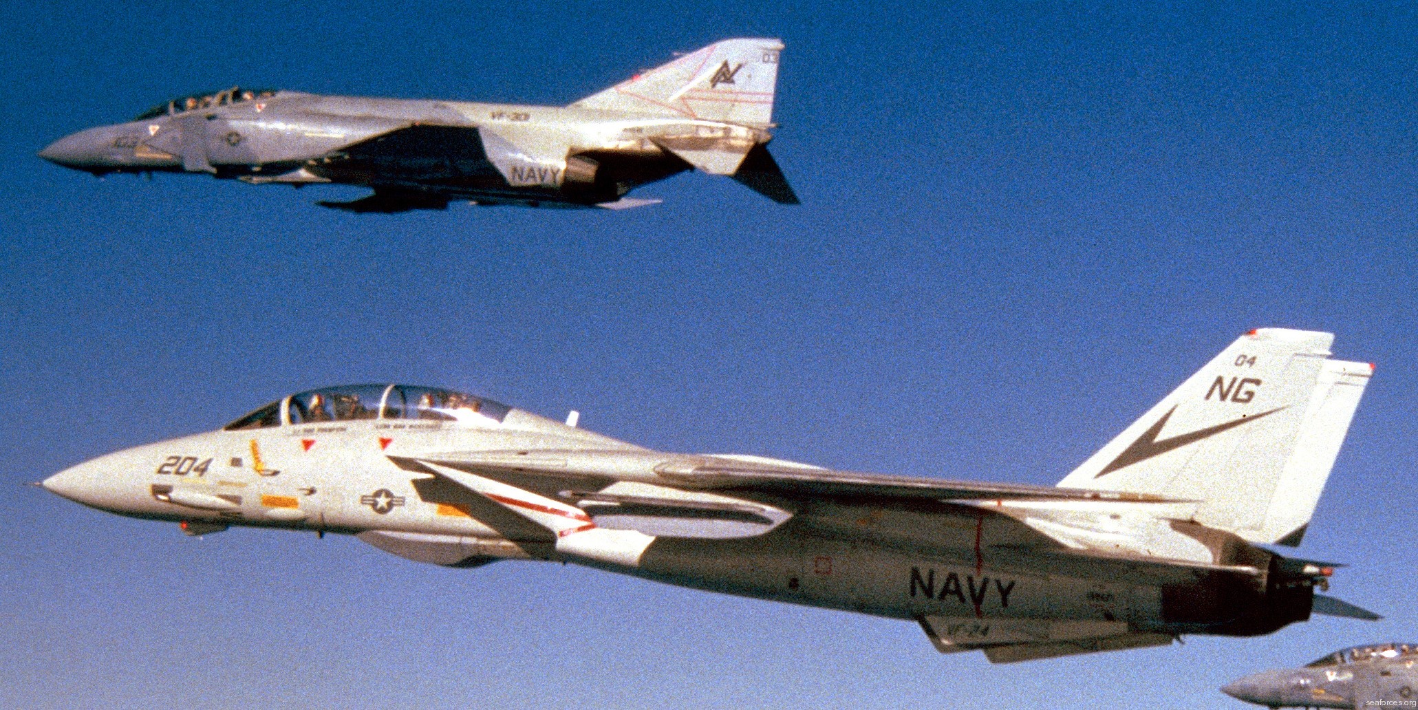 vf-24 fighting renegades fighter squadron navy f-14a tomcat carrier air wing cvw-9 mcas yuma arizona 14