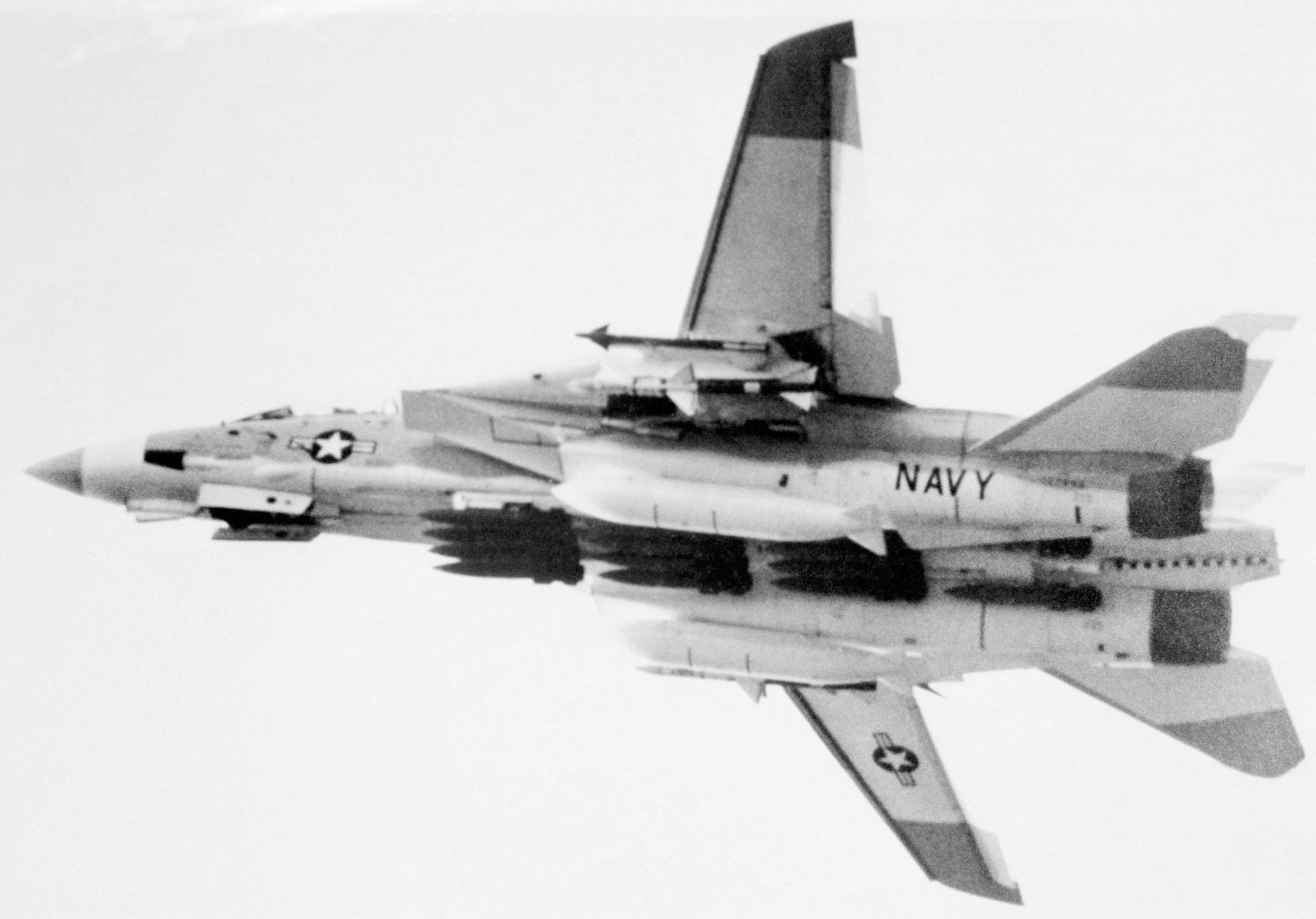 vf-24 fighting renegades fighter squadron navy f-14a tomcat aim-9 sidewinder aim-7 sparrow missile bombs 24