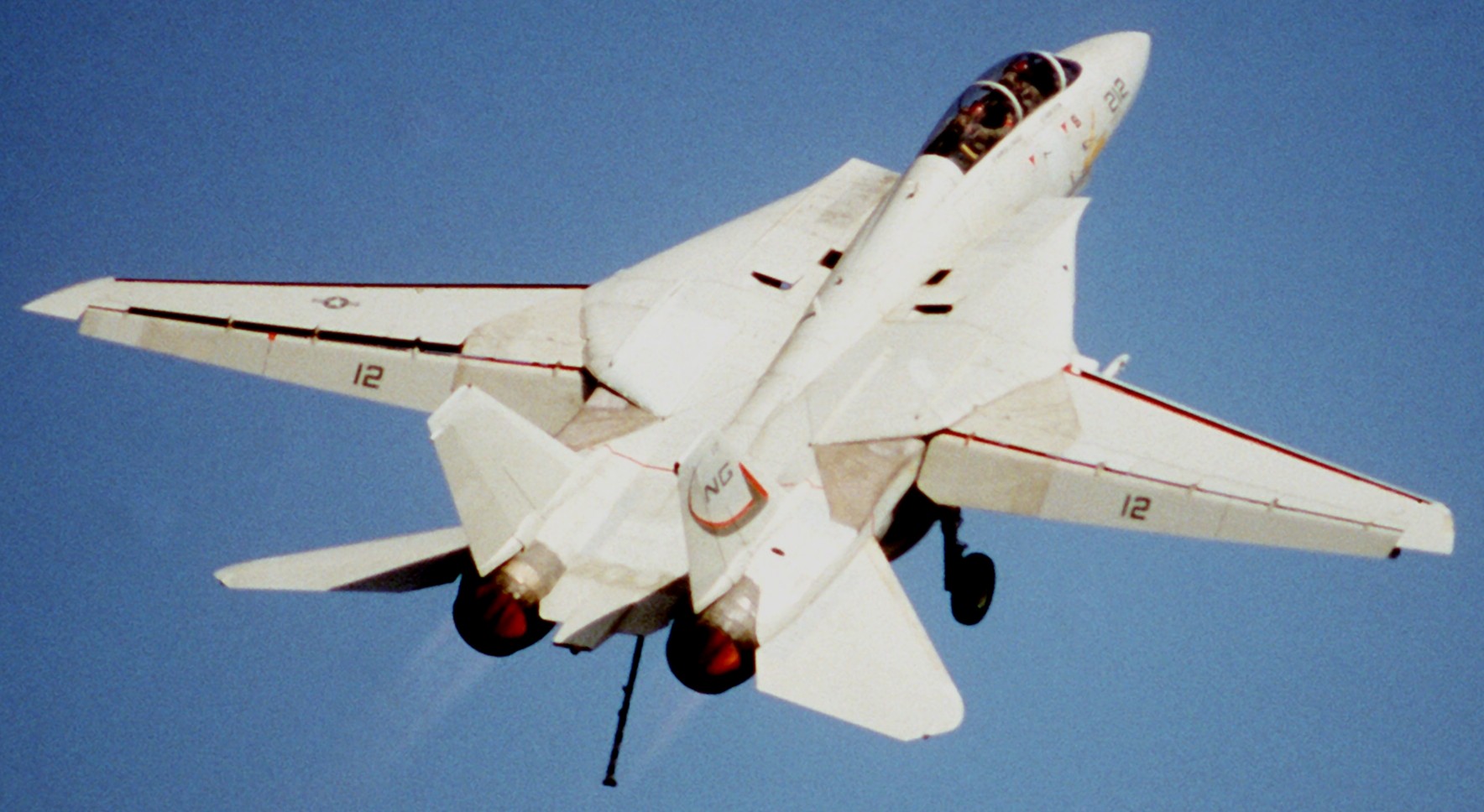 vf-24 fighting renegades fighter squadron navy f-14a tomcat carrier air wing cvw-9 uss constellation cv-64 32