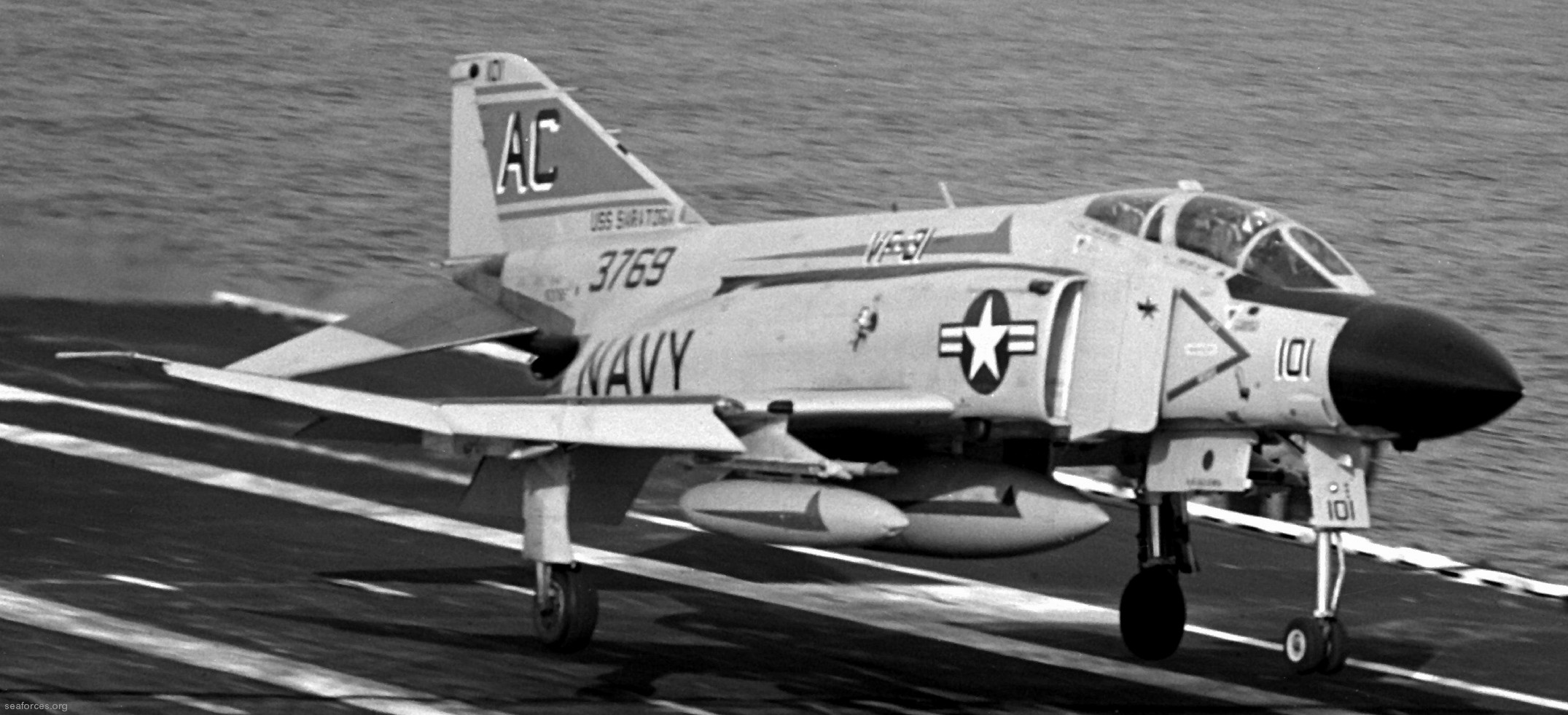 vf-31 tomcatters fighter squadron navy f-4j phantom ii cvw-3 uss saratoga cv-60 121