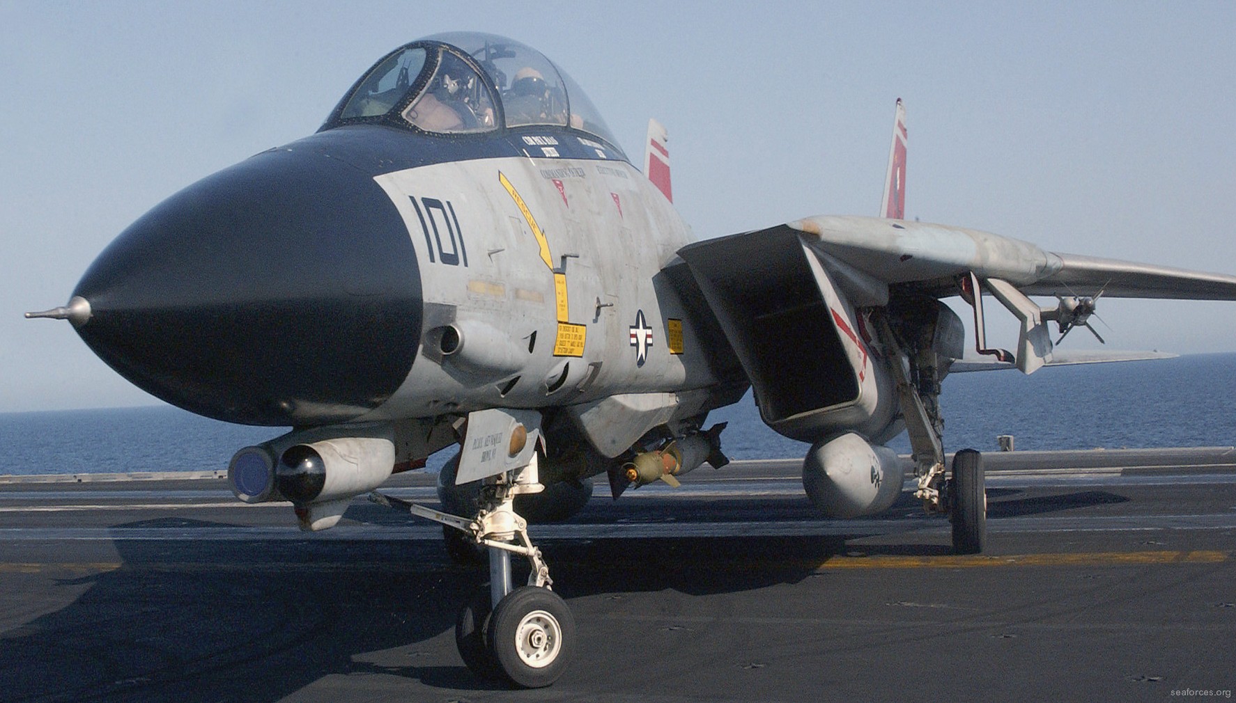 vf-31 tomcatters fighter squadron navy f-14d tomcat cvw-14 uss abraham lincoln cvn-72 207