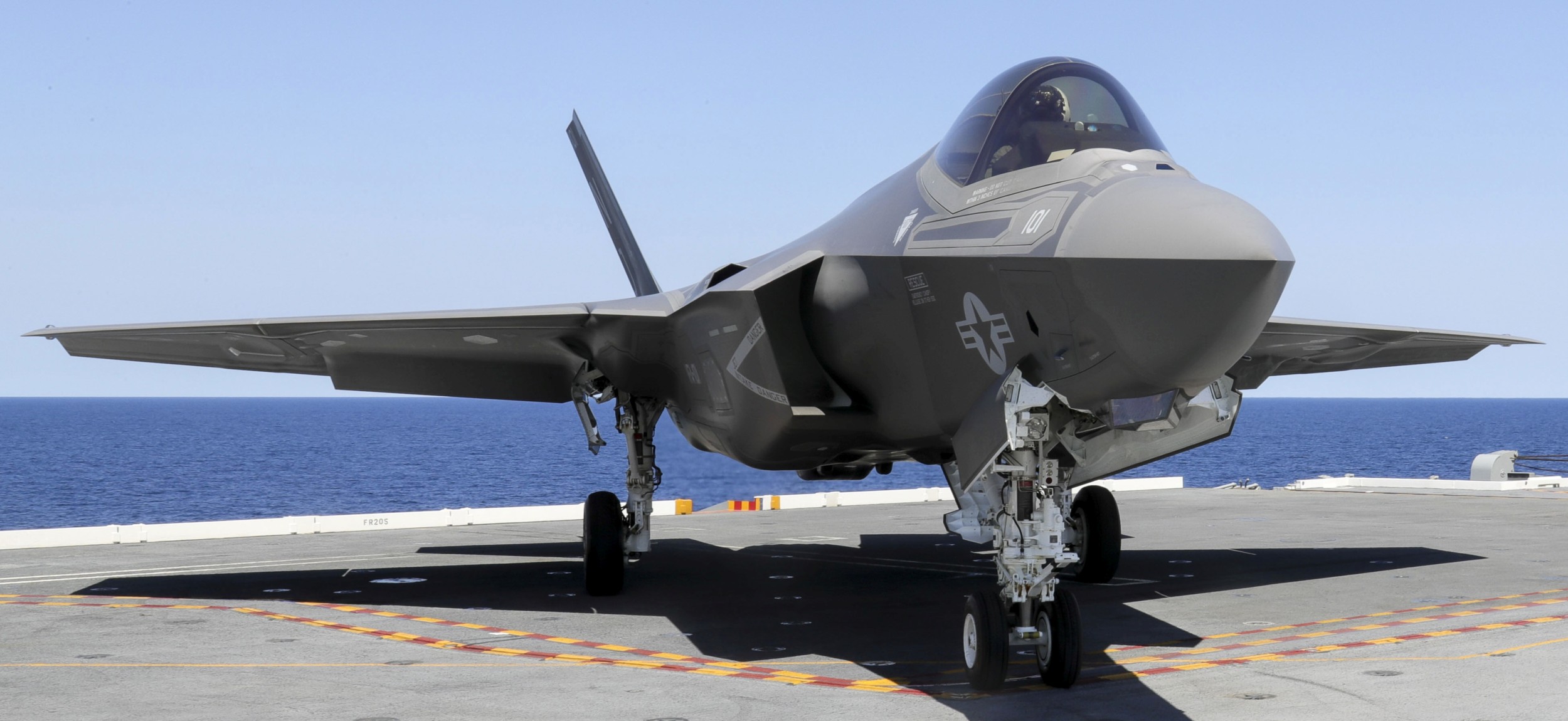 vfa-101 grim reapers strike fighter squadron us navy f-35c lightning jsf frs 27 uss abraham lincoln cvn-72