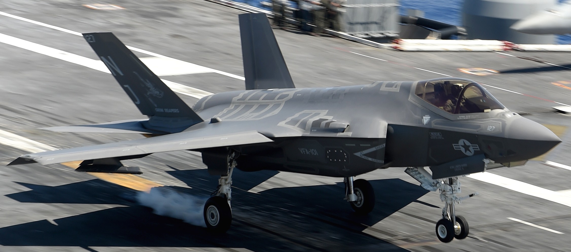 vfa-101 grim reapers strike fighter squadron f-35c lightning ii us navy uss abraham lincoln cvn-72 37