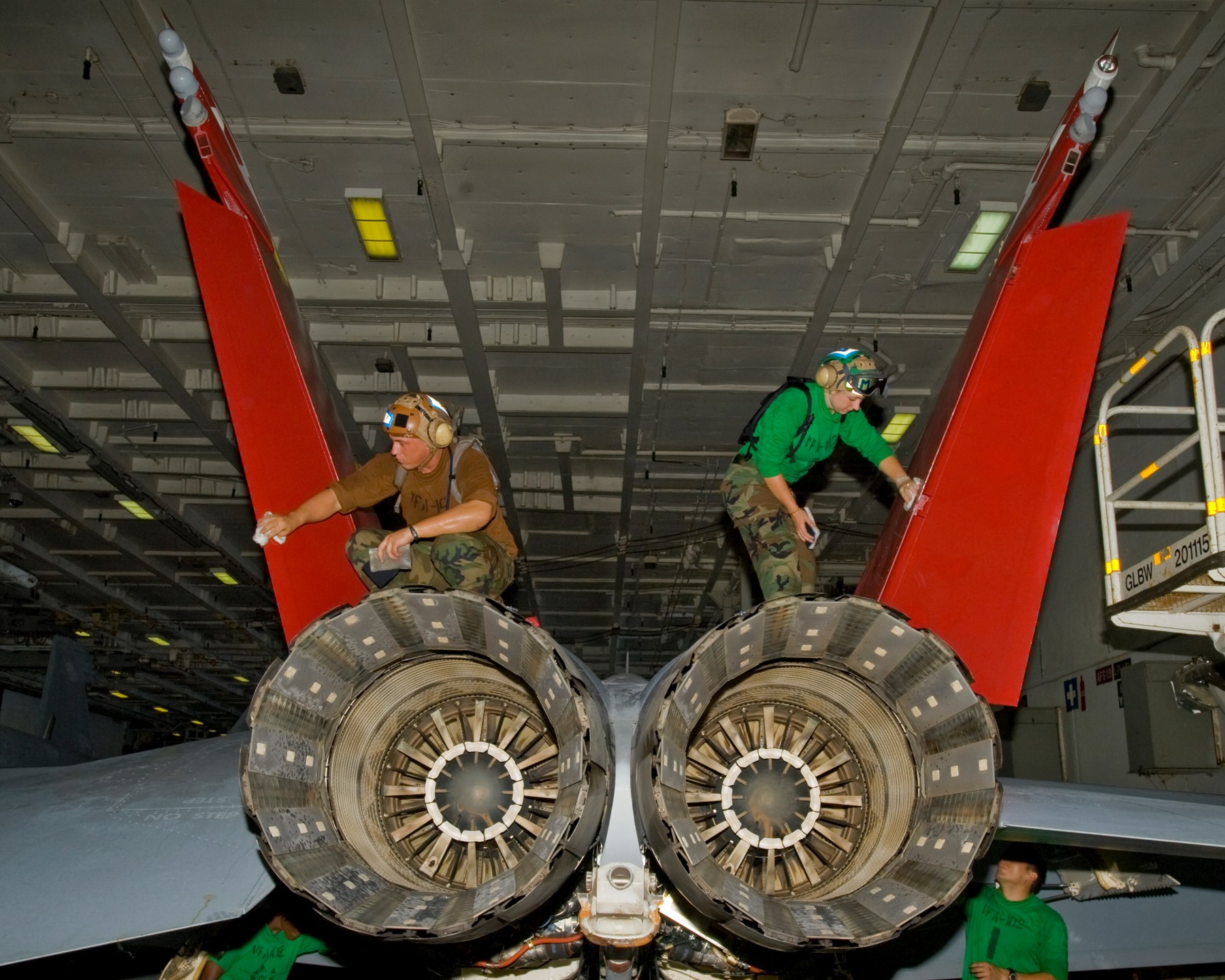 f/a-18f super hornet jet engine