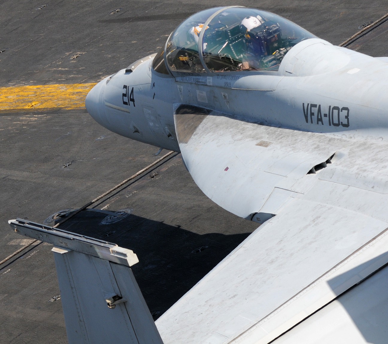 vfa-103 jolly rogers strike fighter squadron f/a-18f super hornet cvw-7 cvn-69 uss dwight d. eisenhower cockpit view 15