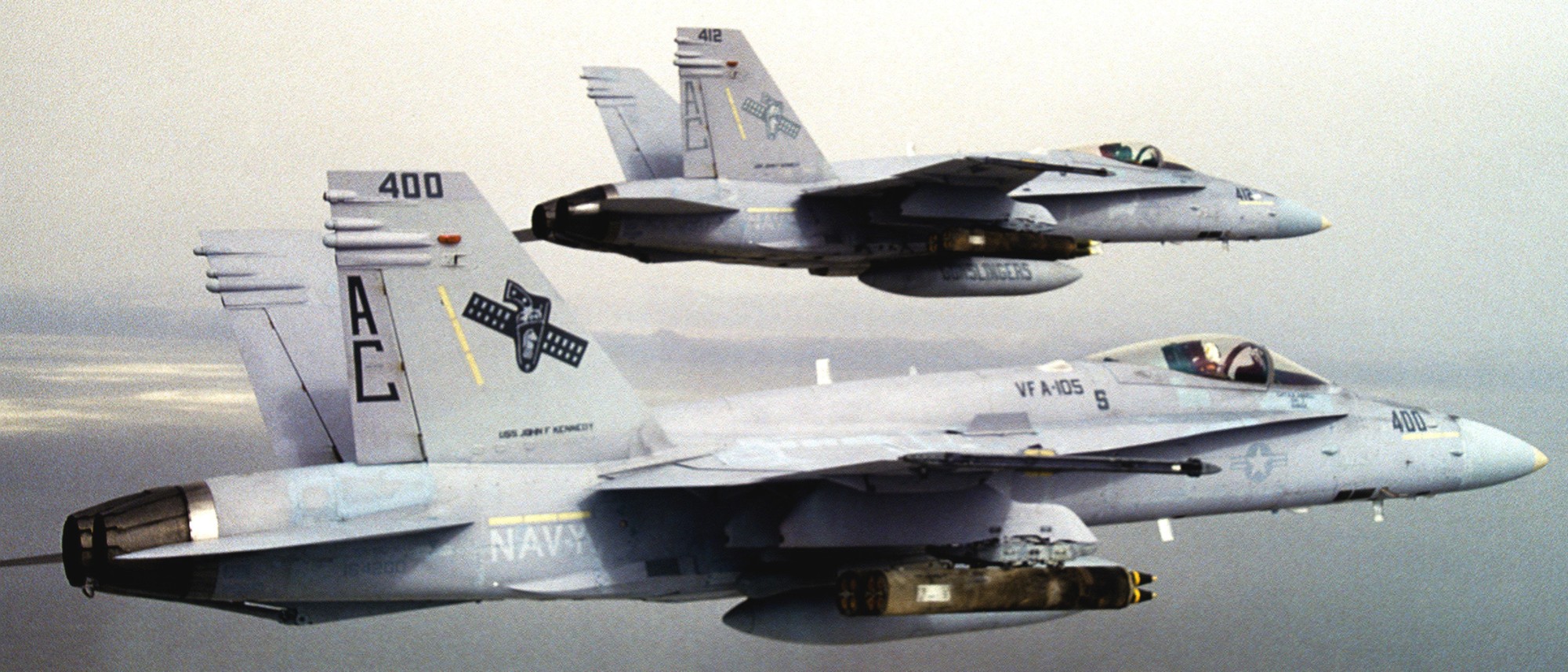 vfa-105 gunslingers strike fighter squadron f/a-18c hornet cvw-3 cv-67 uss john f. kennedy 04