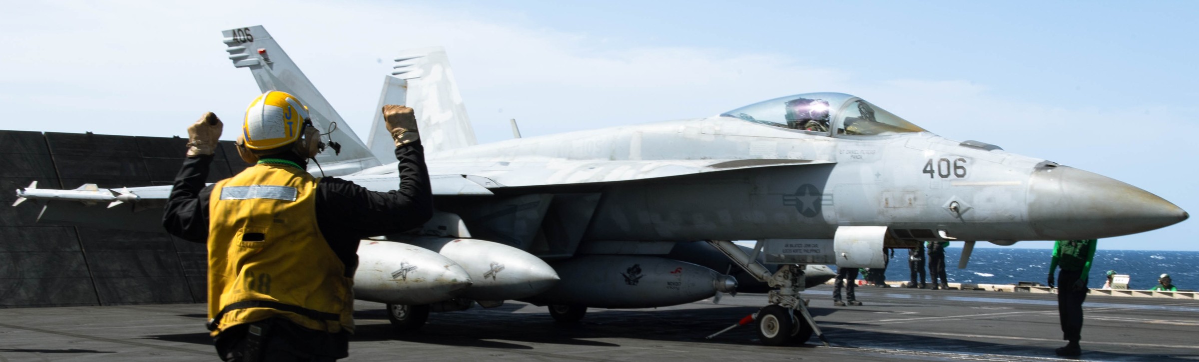 vfa-105 gunslingers strike fighter squadron f/a-18e super hornet cvw-3 cvn-69 uss dwight d. eisenhower 134
