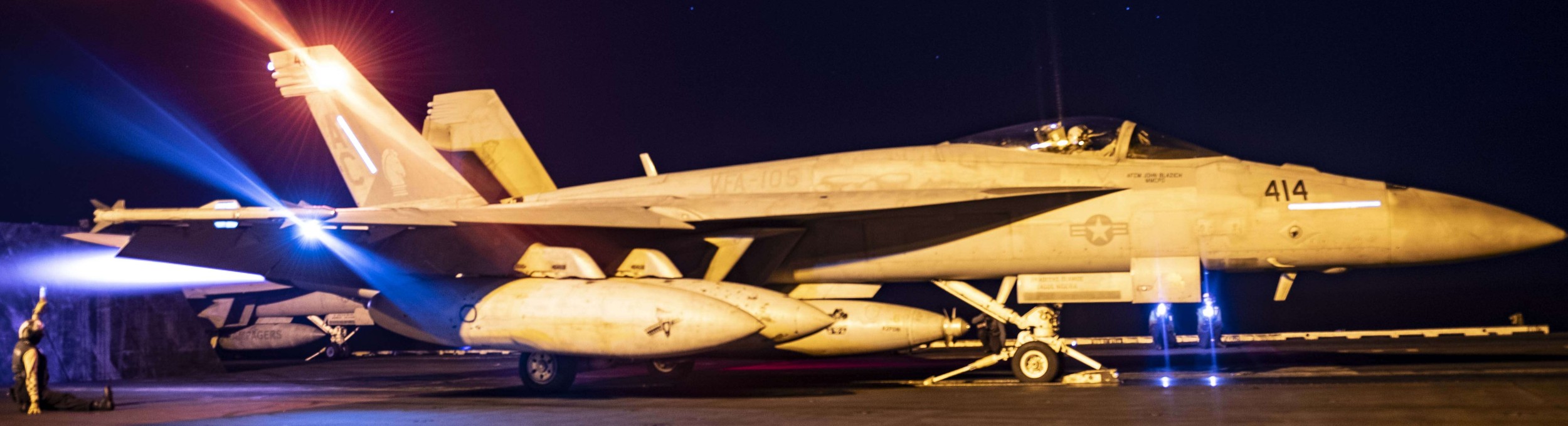 vfa-105 gunslingers strike fighter squadron f/a-18e super hornet cvw-3 cvn-69 uss dwight d. eisenhower 135