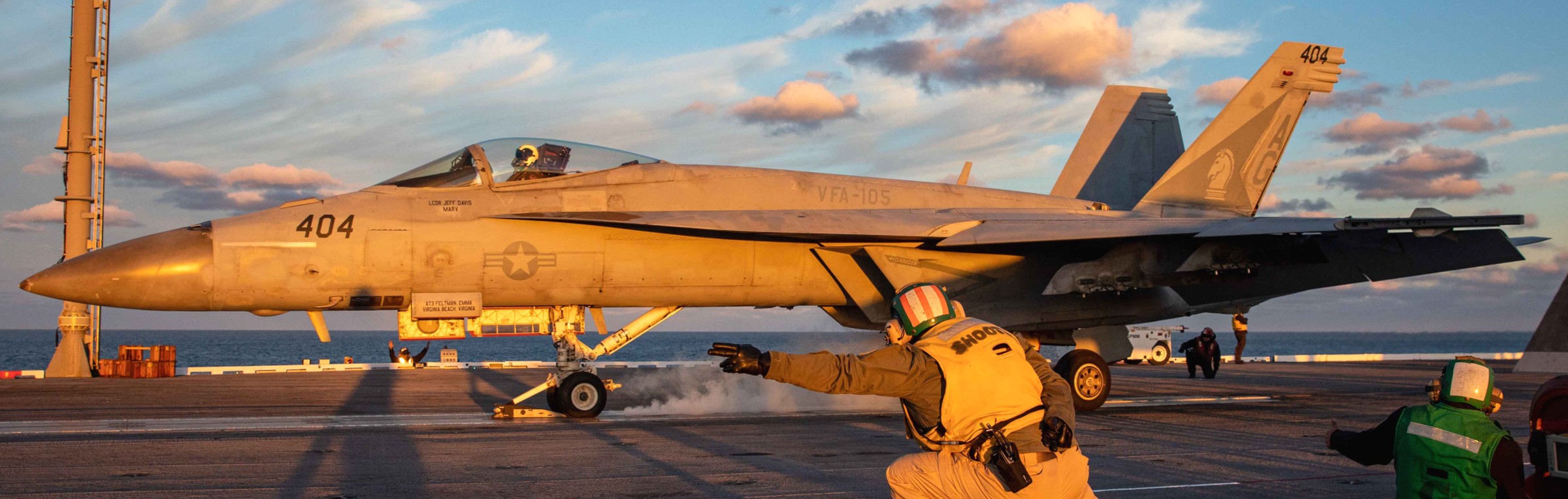 vfa-105 gunslingers strike fighter squadron f/a-18e super hornet cvw-7 cvn-77 uss george h. w. bush 143