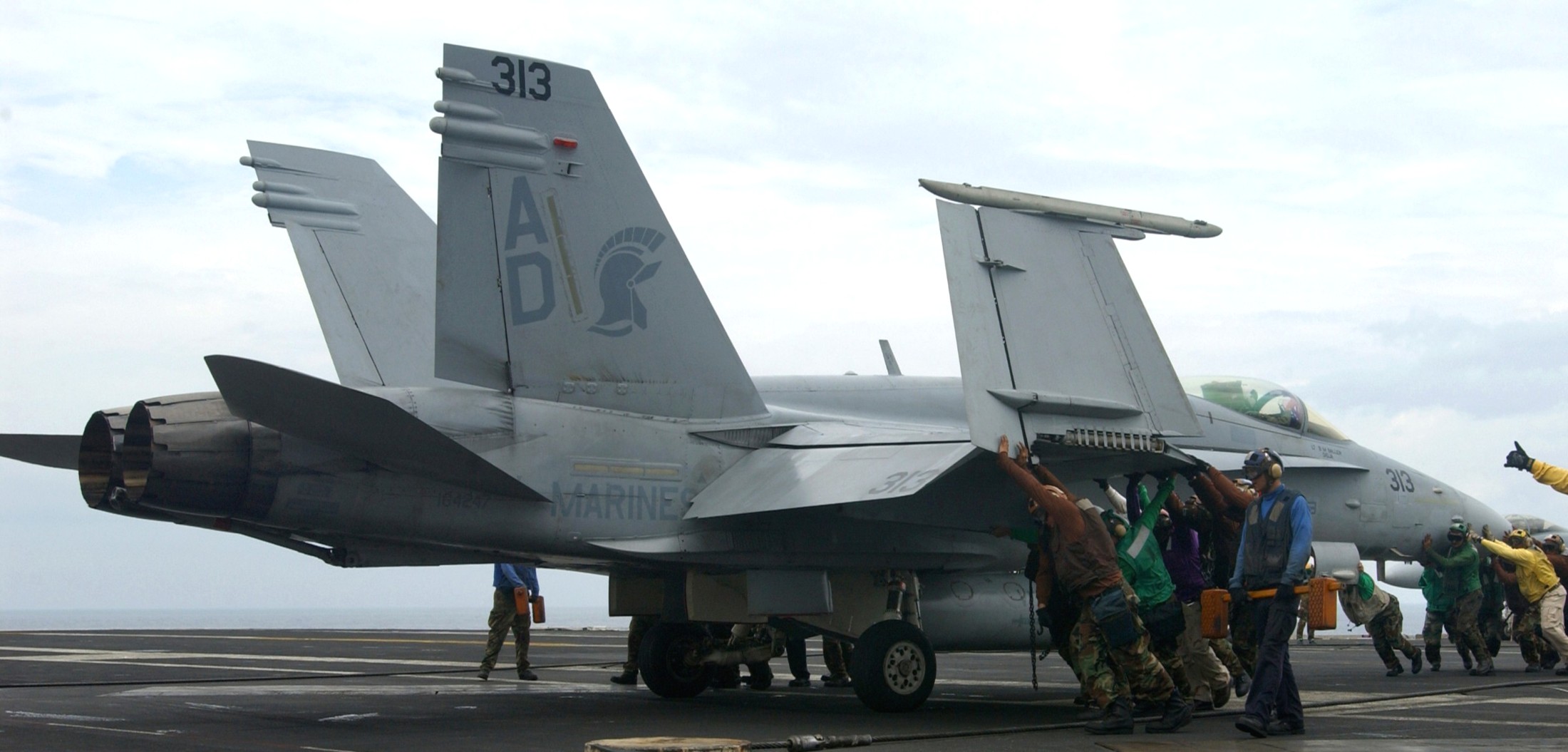 vfa-106 gladiators strike fighter squadron f/a-18c hornet 2005 66