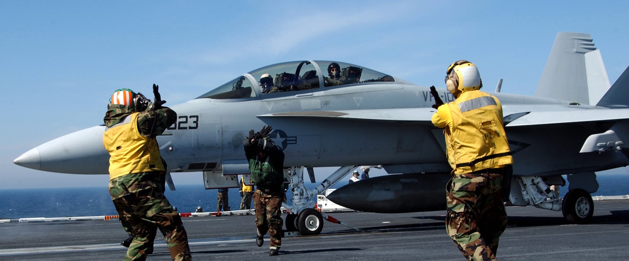 vfa-106 gladiators strike fighter squadron f/a-18f super hornet 2005 71