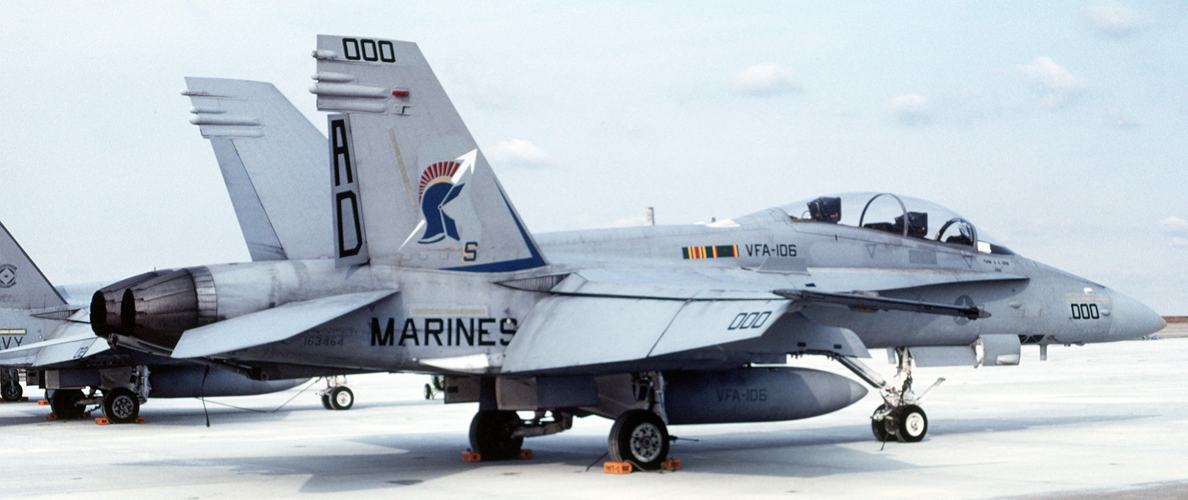 vfa-106 gladiators strike fighter squadron f/a-18d hornet 1993 78