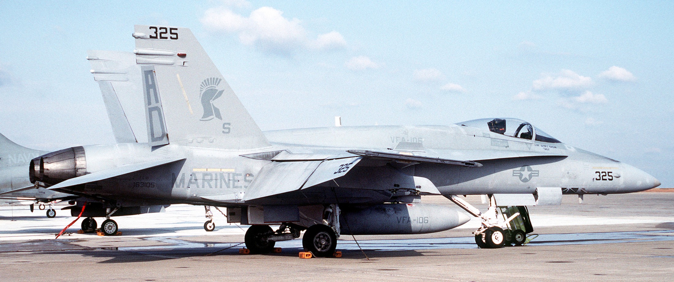 vfa-106 gladiators strike fighter squadron f/a-18a hornet 1993 80