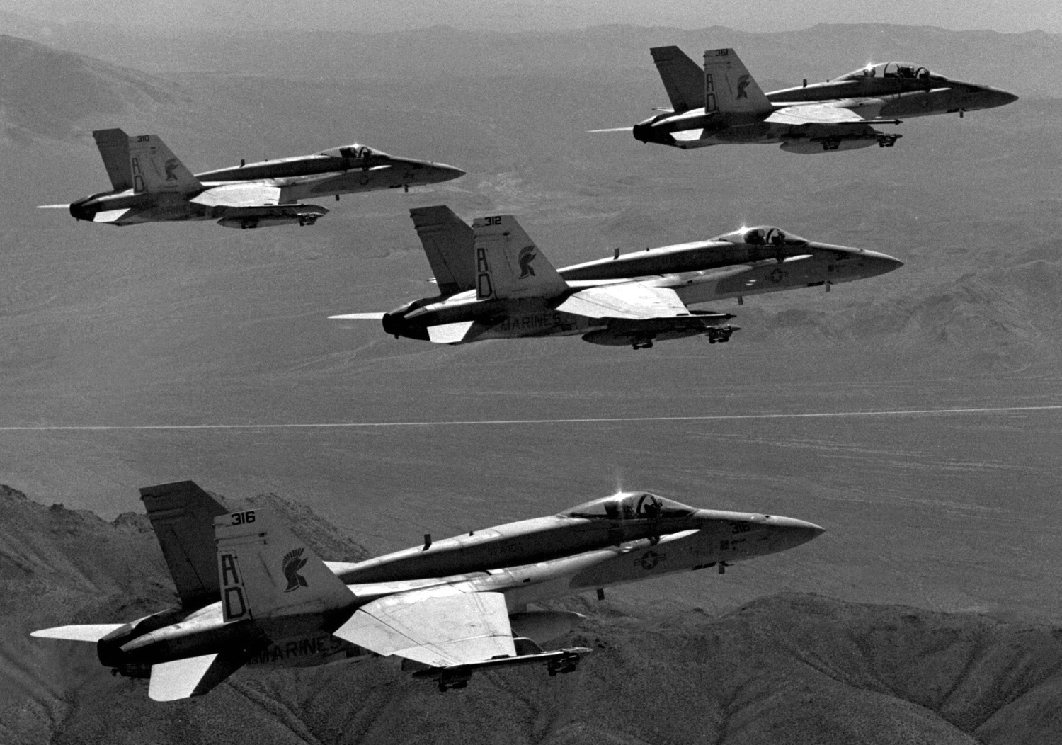 vfa-106 gladiators strike fighter squadron f/a-18a+ b hornet 1987 89