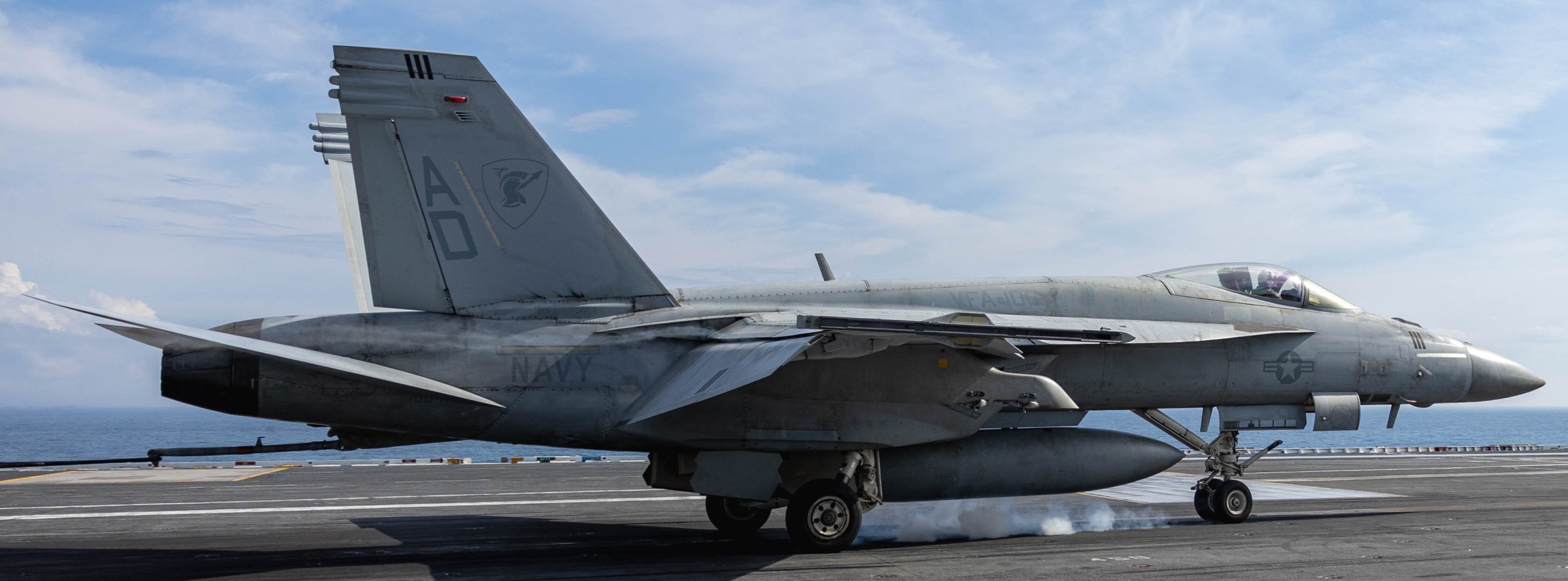 vfa-106 gladiators strike fighter squadron f/a-18e super hornet cvn-77 uss george h. w. bush 195