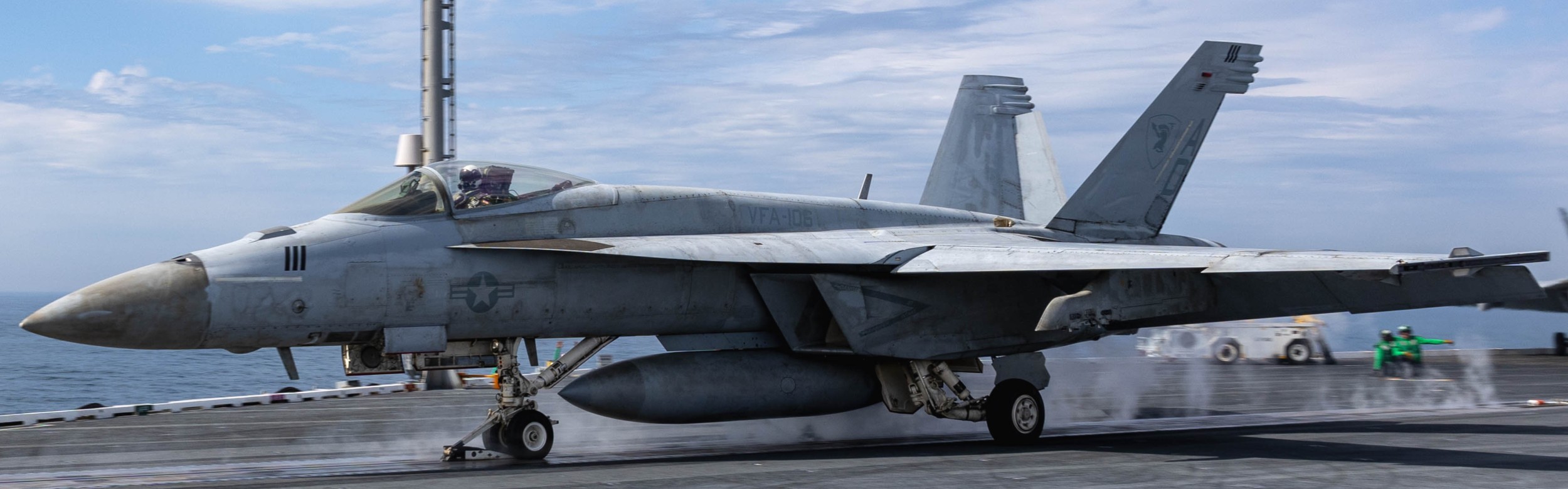 vfa-106 gladiators strike fighter squadron f/a-18e super hornet cvn-77 uss george h. w. bush 196