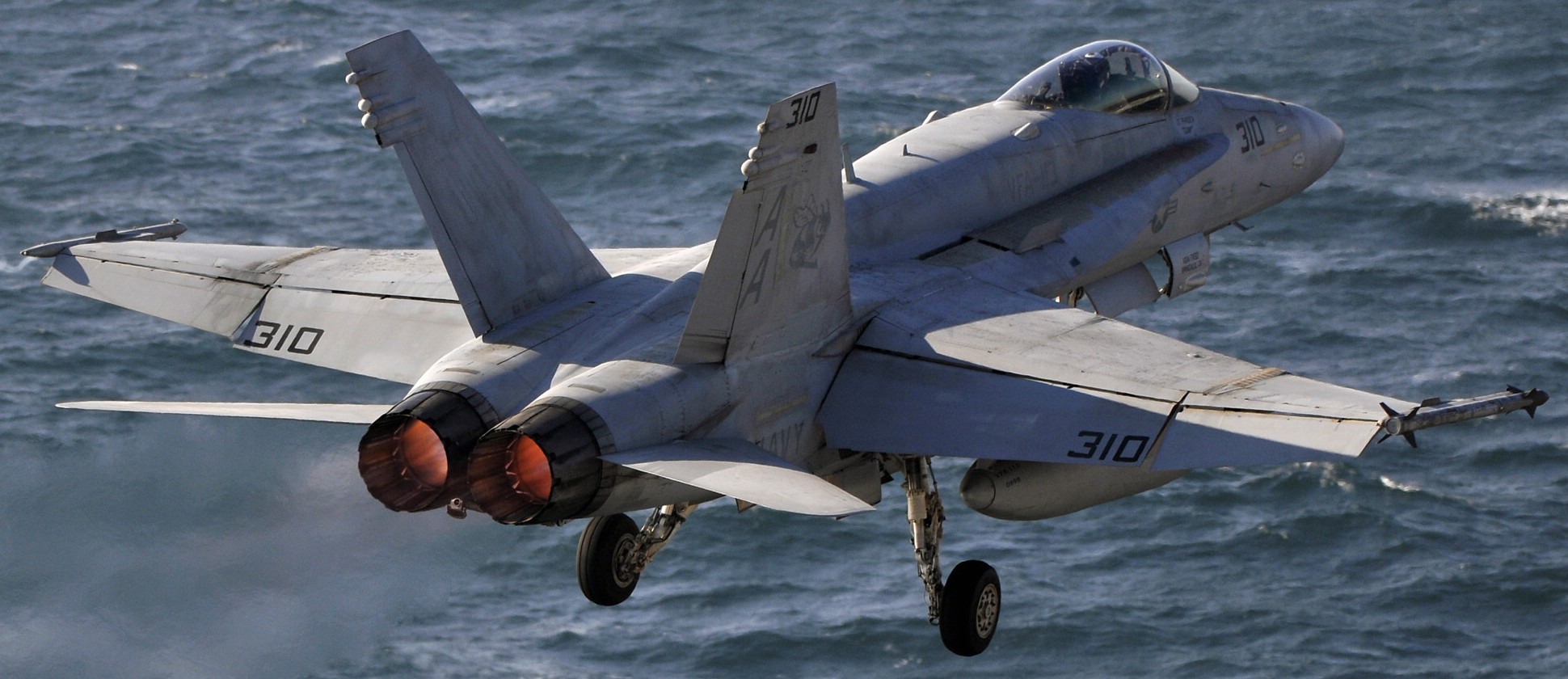 vfa-113 stingers f/a-18c hornet cvw-17 uss carl vinson cvn-70 2012 24