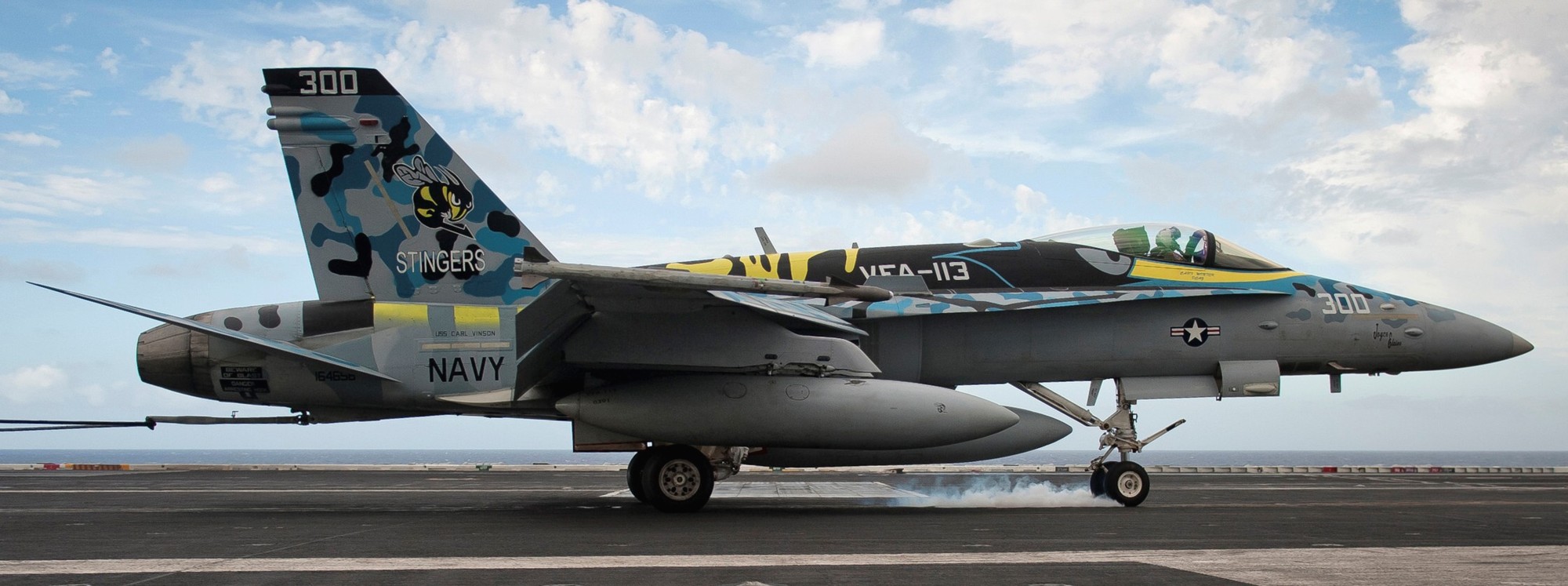 vfa-113 stingers f/a-18c hornet cvw-17 uss carl vinson cvn-70 2011 30