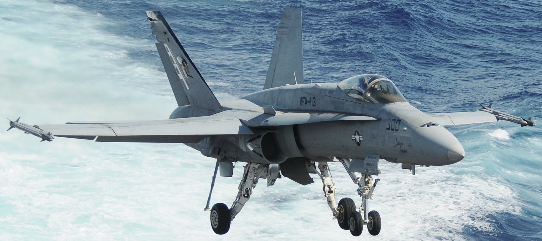 vfa-113 stingers f/a-18c hornet cvw-17 uss carl vinson cvn-70 2011 37