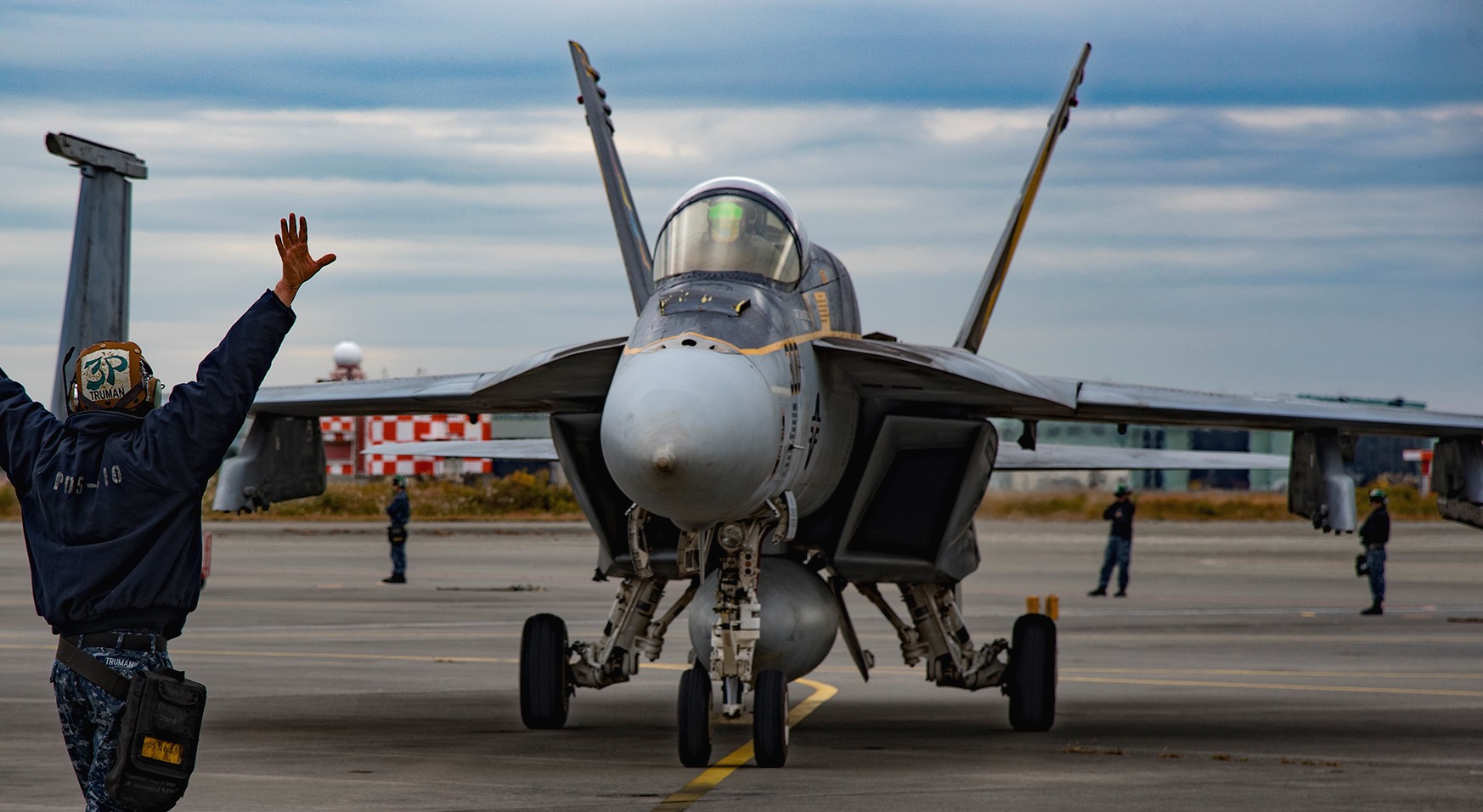 vfa-115 eagles strike fighter squadron f/a-18e super hornet cvw-5 naf atsugi japan 2016 05