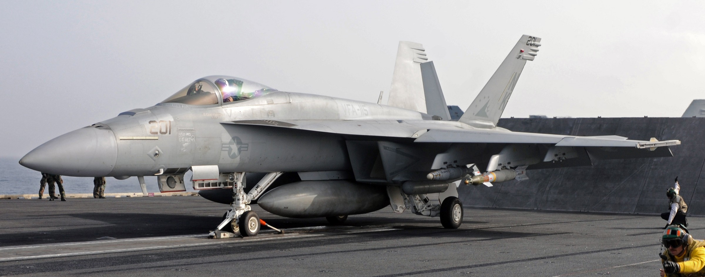 vfa-115 eagles strike fighter squadron f/a-18e super hornet carrier air wing cvw-14 uss ronald reagan cvn-76 2009 45