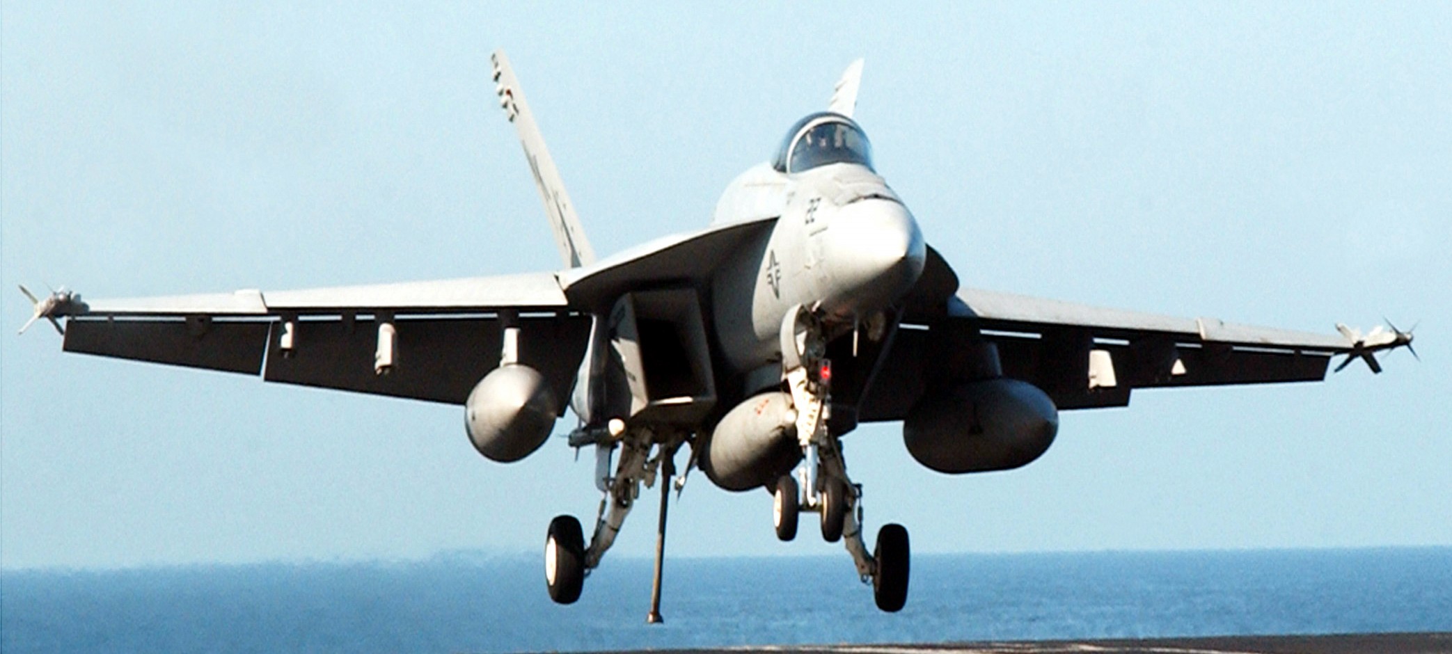 vfa-115 eagles strike fighter squadron f/a-18e super hornet cvw-14 uss abraham lincoln cvn-72 2002 68