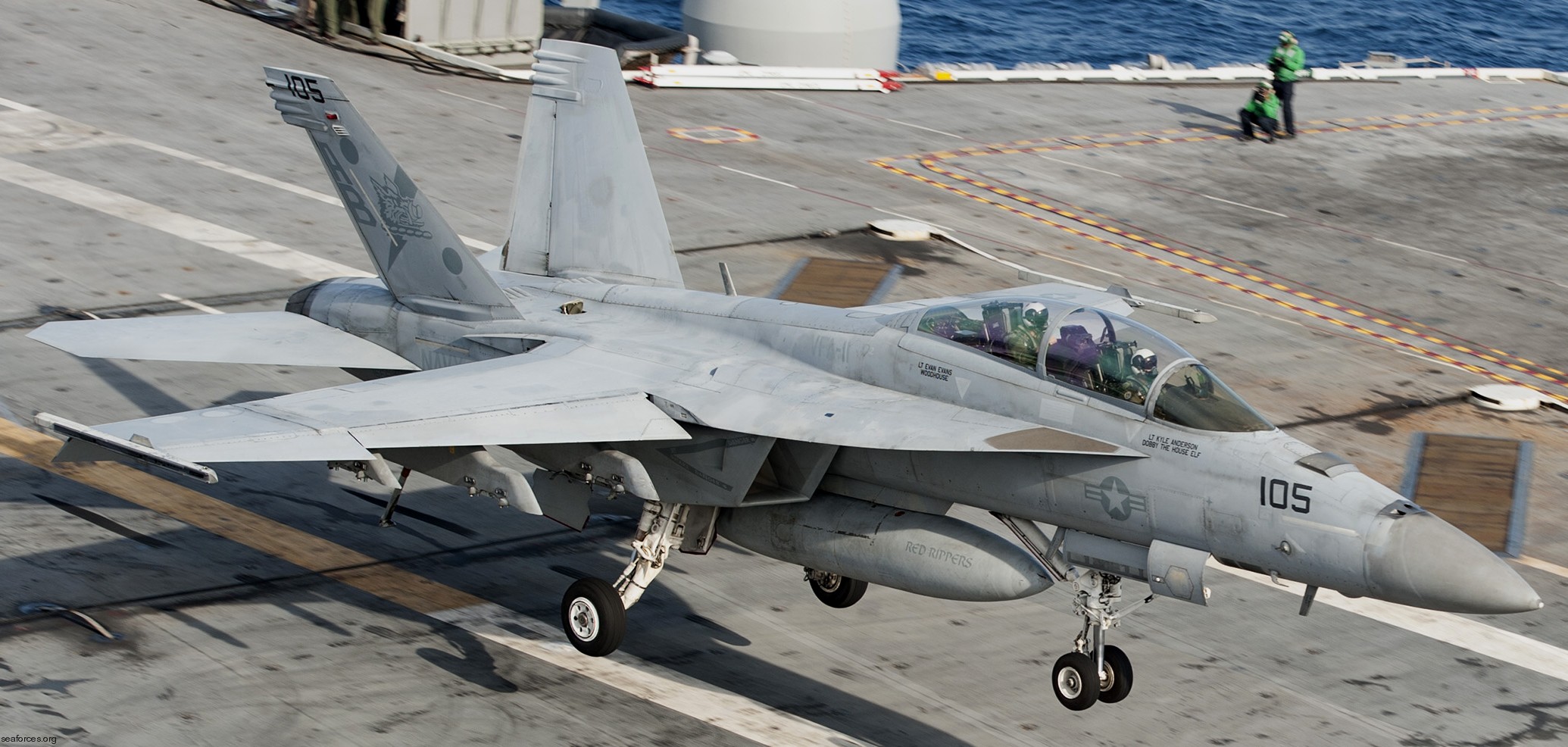 vfa-11 red rippers strike fighter squadron us navy f/a-18f super hornet carrier air wing cvw-1 uss harry s. truman cvn-75 25