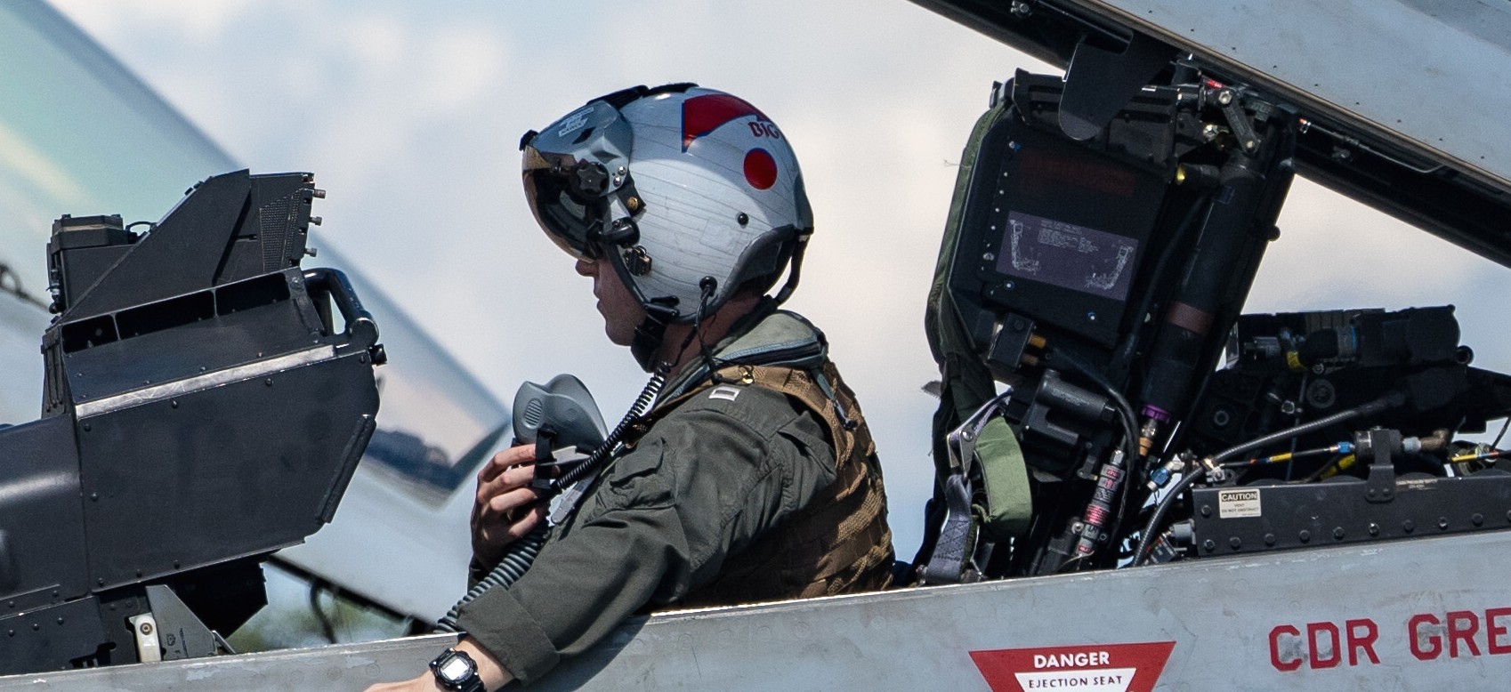 vfa-11 red rippers strike fighter squadron us navy f/a-18f super hornet cockpit view 123b