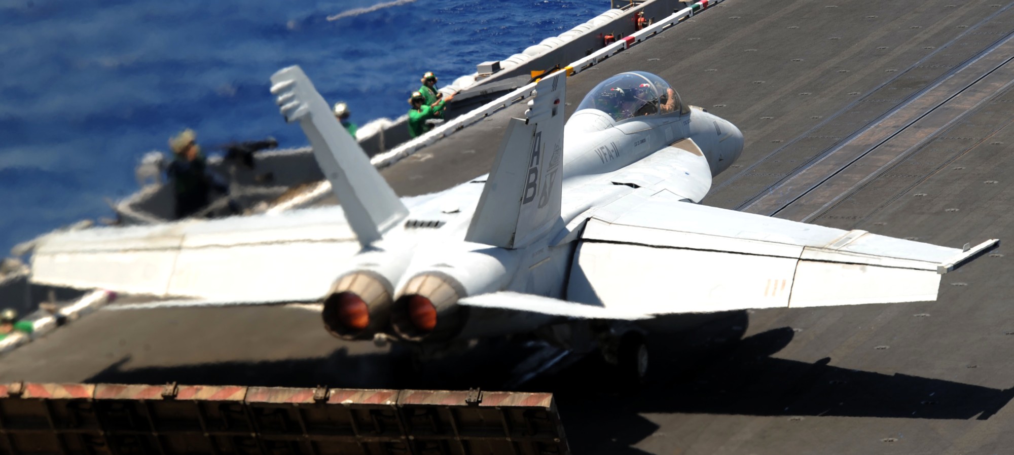 vfa-11 red rippers strike fighter squadron us navy f/a-18f super hornet carrier air wing cvw-1 uss enterprise cvn-65 37