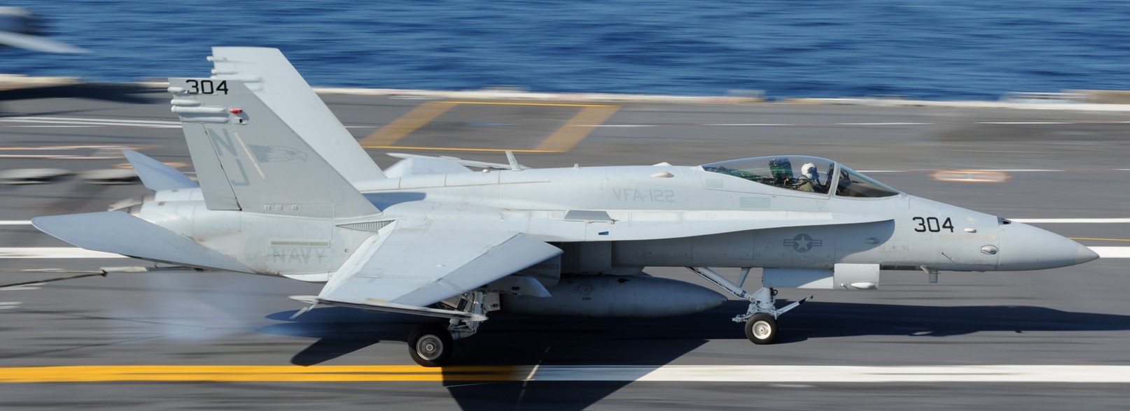 vfa-122 flying eagles strike fighter squadron f/a-18c hornet 2012 27 fleet replacement frs nas lemoore