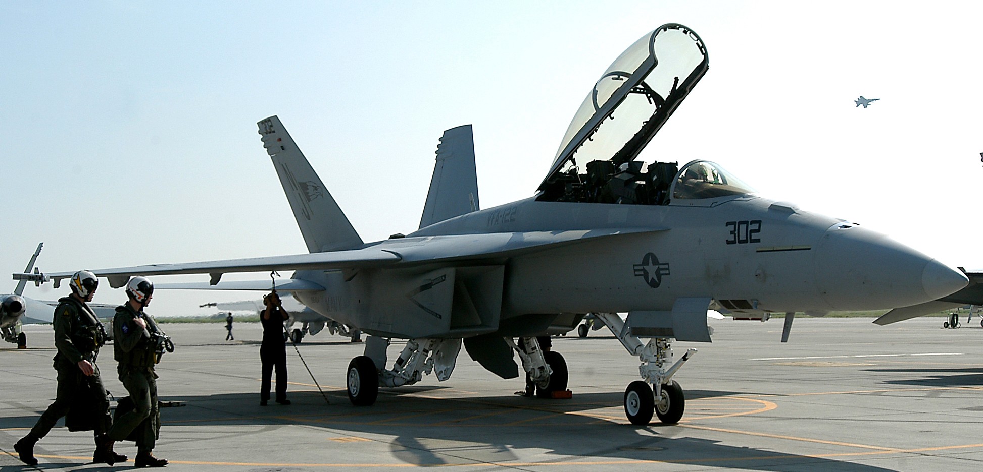 vfa-122 flying eagles strike fighter squadron f/a-18f super hornet 2005 33 nas lemoore california fleet replacement