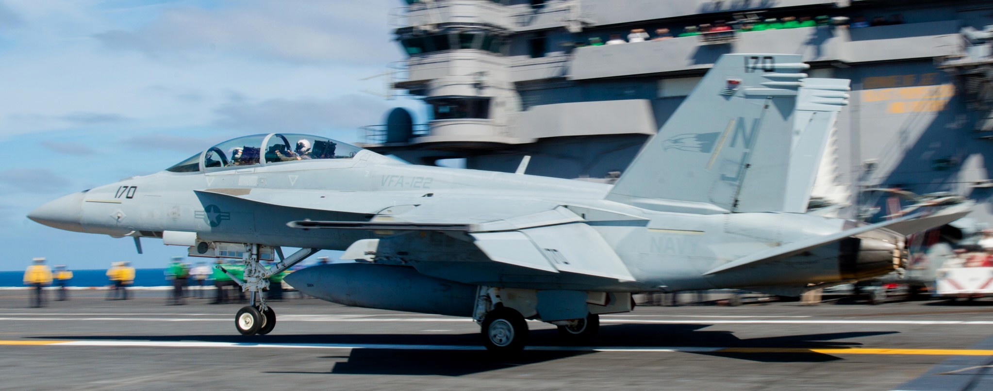 vfa-122 flying eagles strike fighter squadron f/a-18f super hornet 2015 43