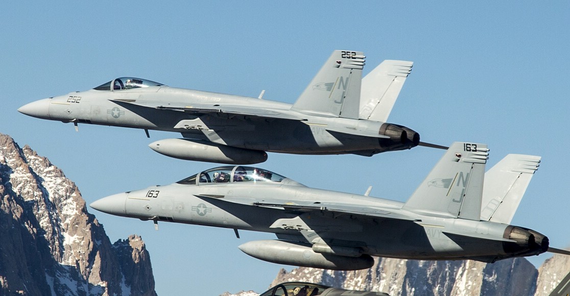 vfa-122 flying eagles strike fighter squadron f/a-18 super hornet fleet replacement frs training nas lemoore california