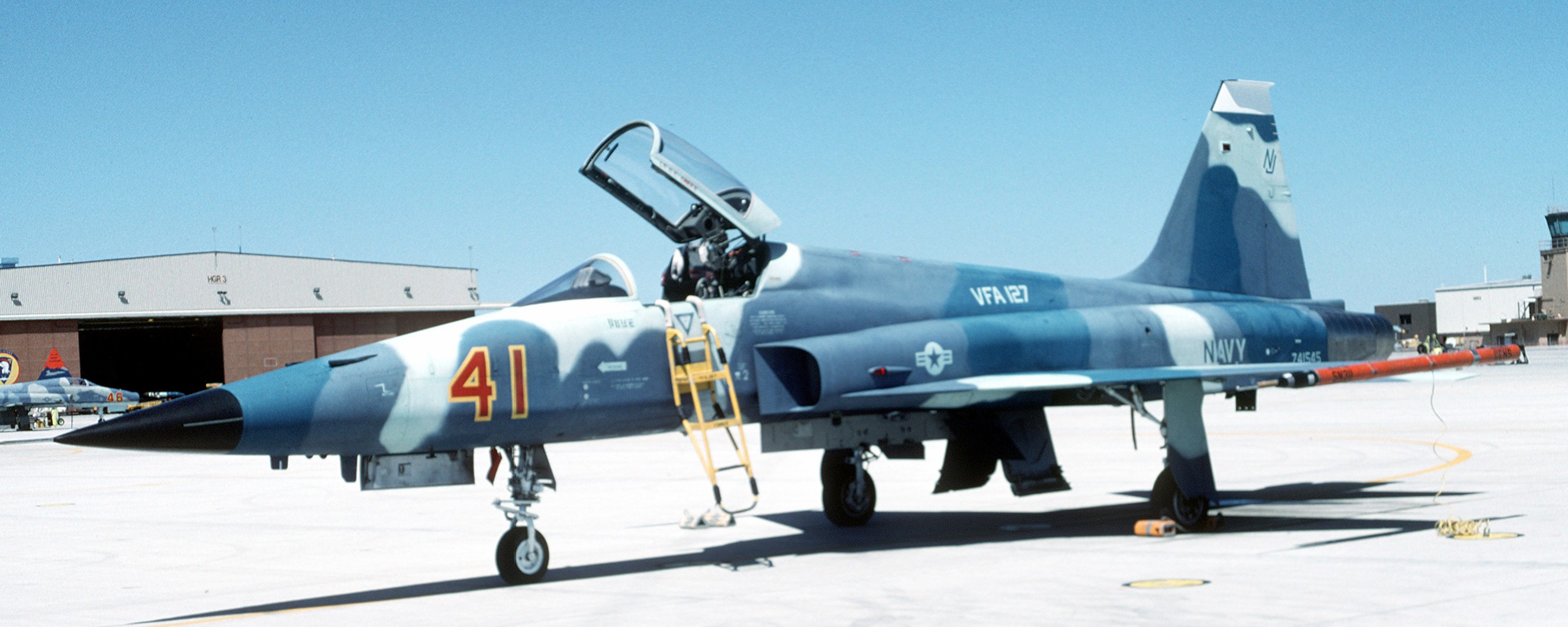 vfa-127 desert bogeys strike fighter squadron f-5e tiger 1993 04 nas fallon nevada