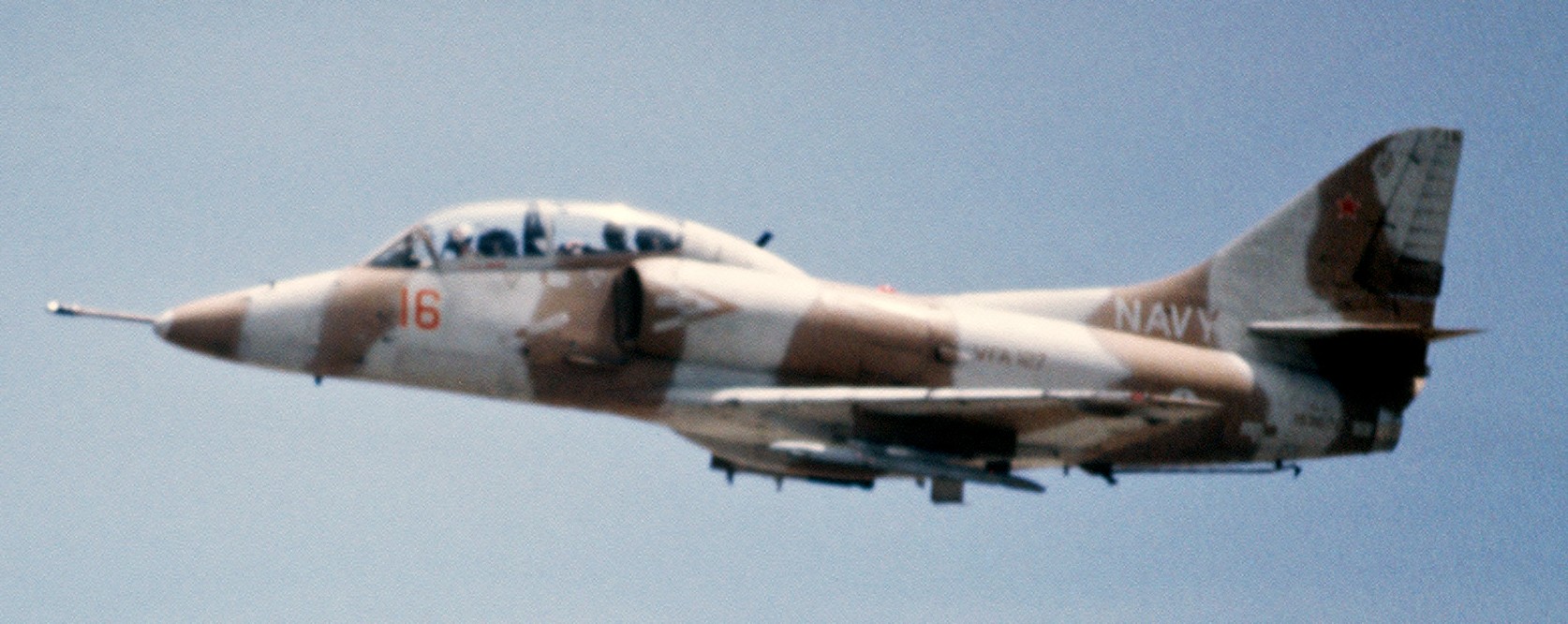 vfa-127 desert bogeys strike fighter squadron ta-4j skyhawk 1988 08 nas fallon nevada