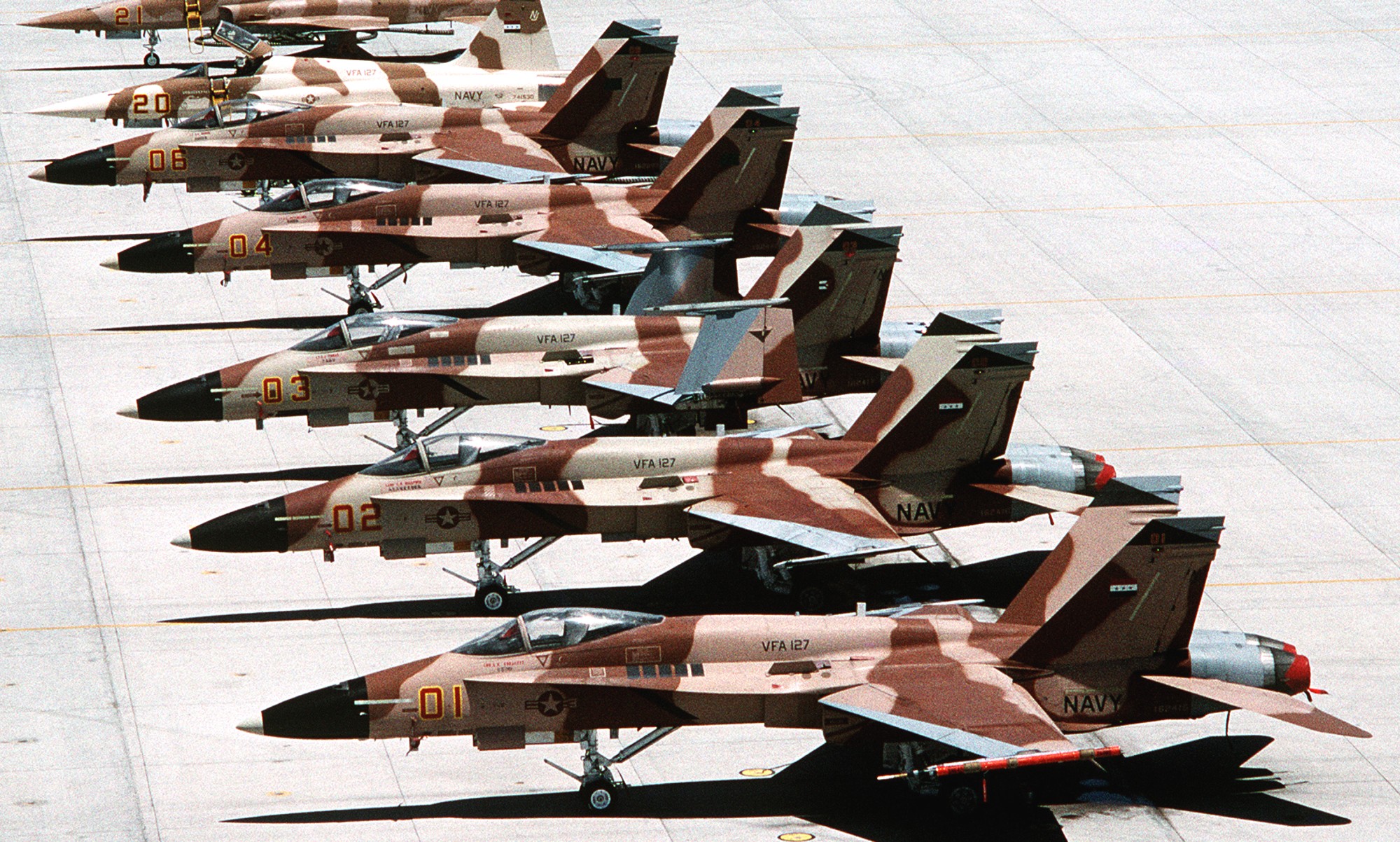 vfa-127 desert bogeys strike fighter squadron f/a-18a hornet 1993 11 nas fallon nevada